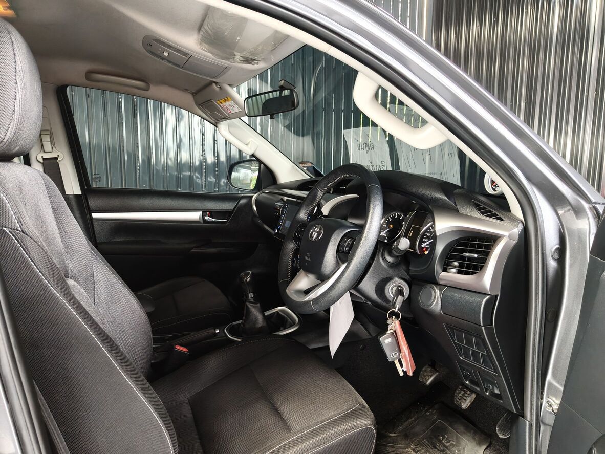 Toyota Hilux Revo Double Cab 2.4 Mid Prerunner MT 2021