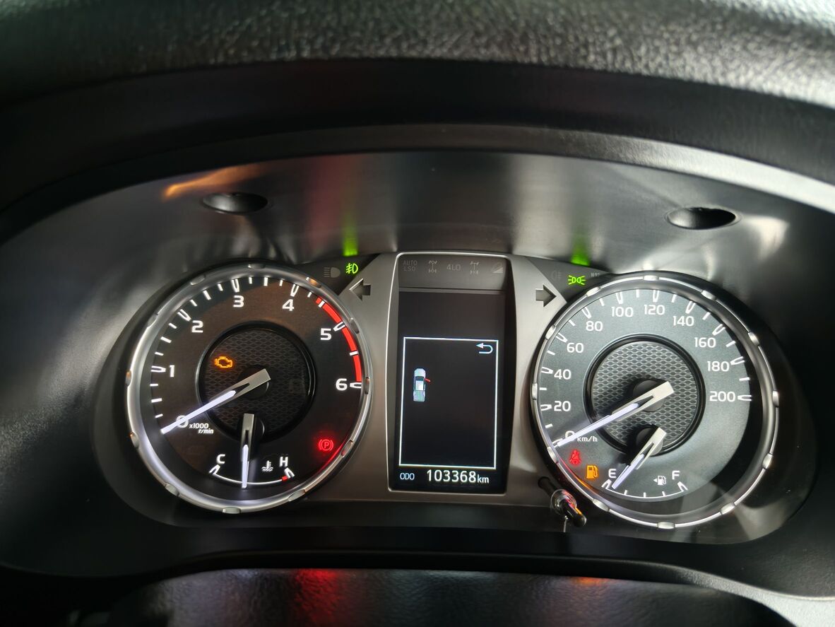 Toyota Hilux Revo Double Cab 2.4 Mid Prerunner MT 2021
