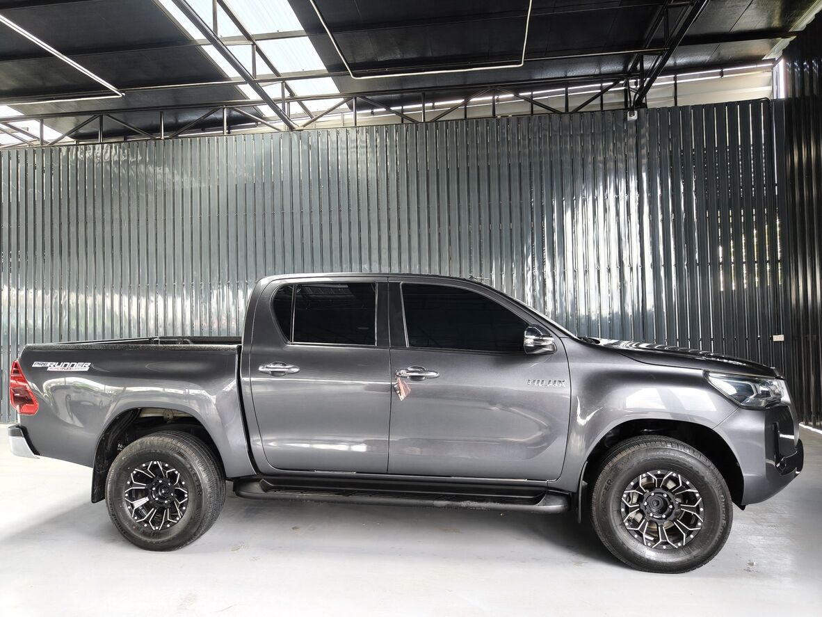 Toyota Hilux Revo Double Cab 2.4 Mid Prerunner MT 2021