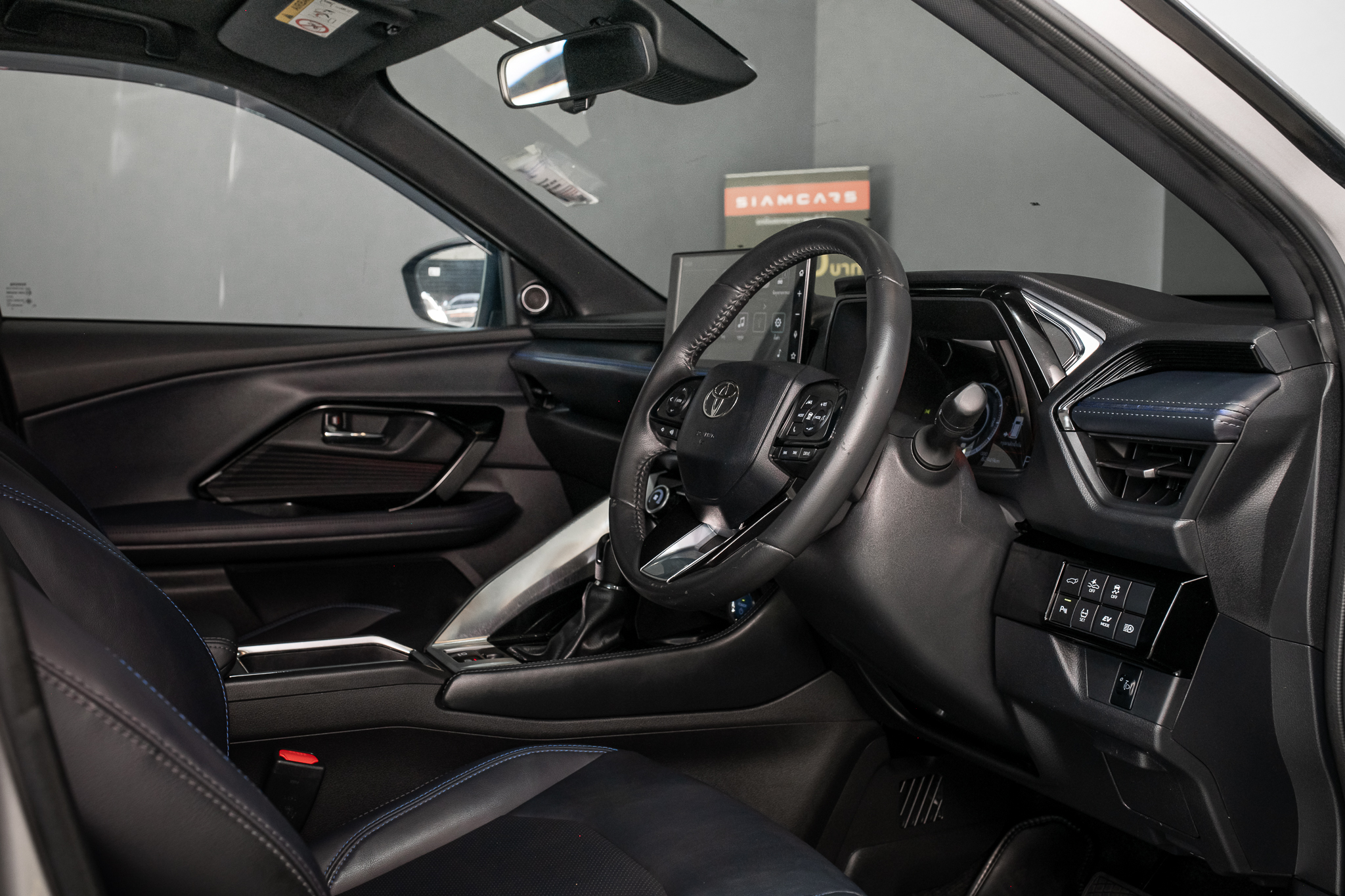 Toyota Yaris Cross 1.5 HEV Premium Luxury AT 2024