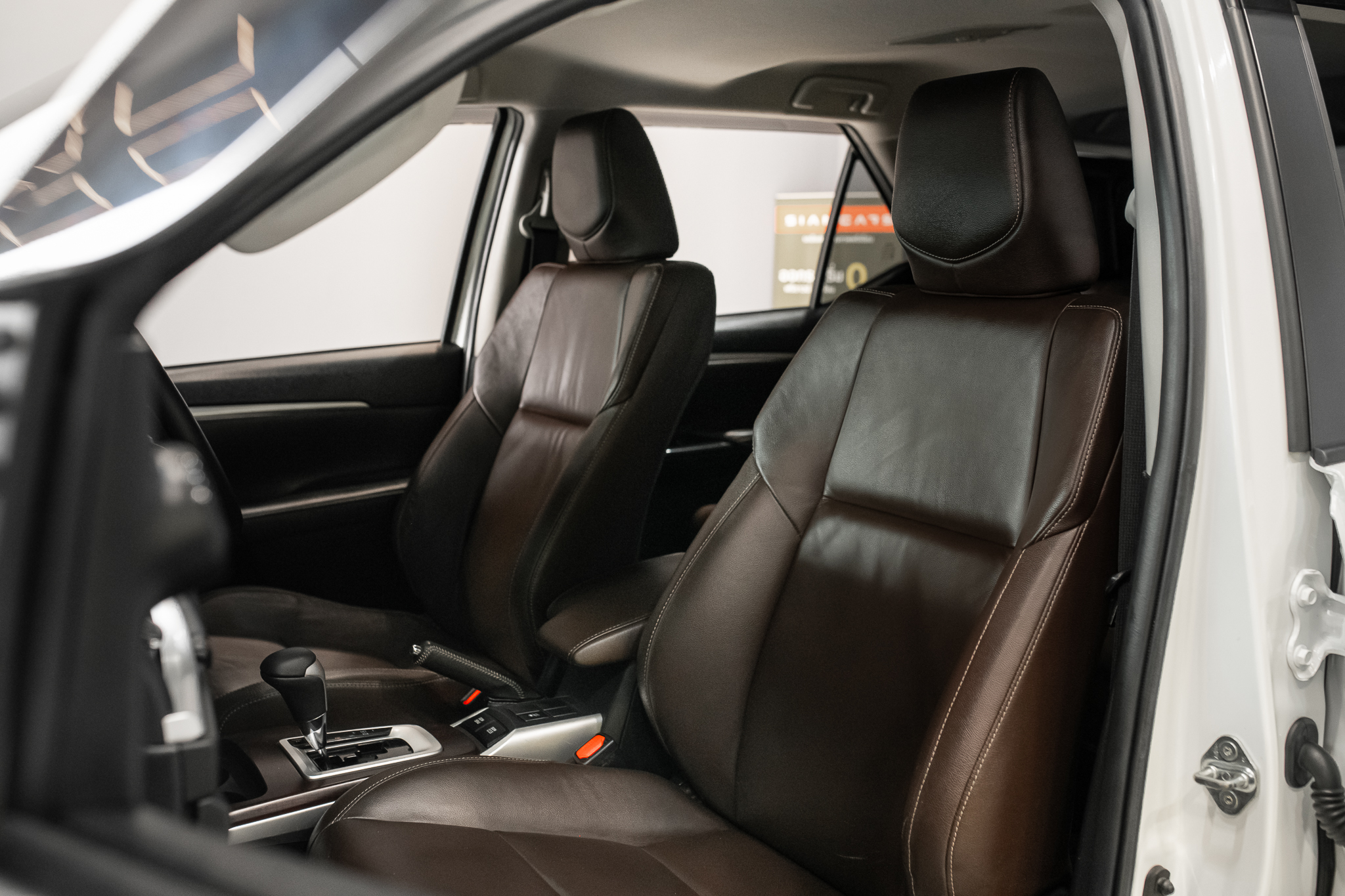 Toyota Fortuner 2.4 V SUV AT 2019