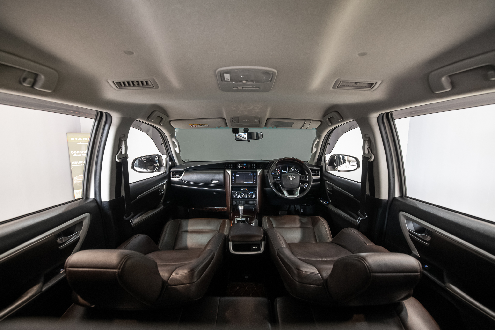 Toyota Fortuner 2.4 V SUV AT 2019