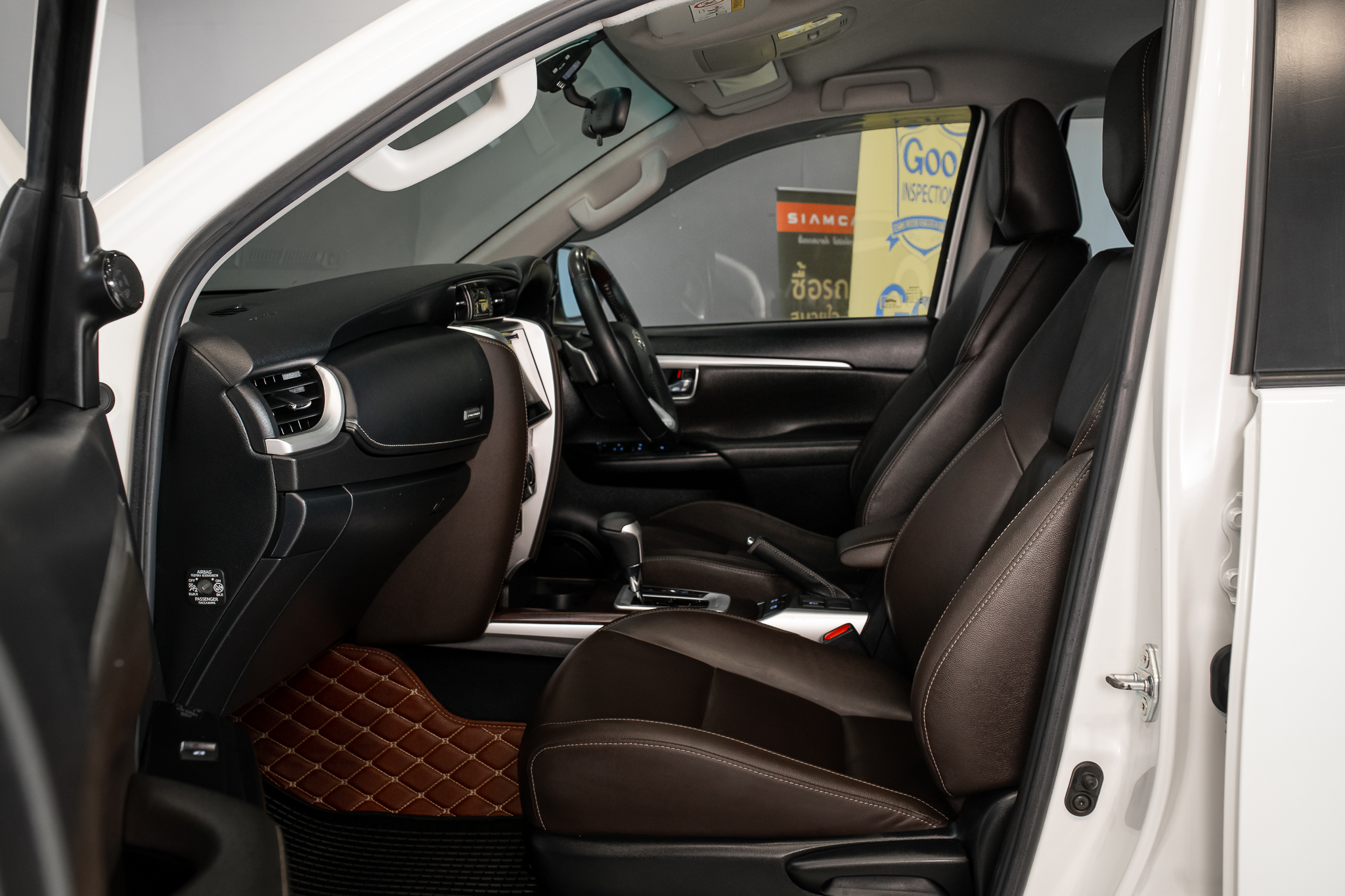 Toyota Fortuner 2.4 V SUV AT 2019