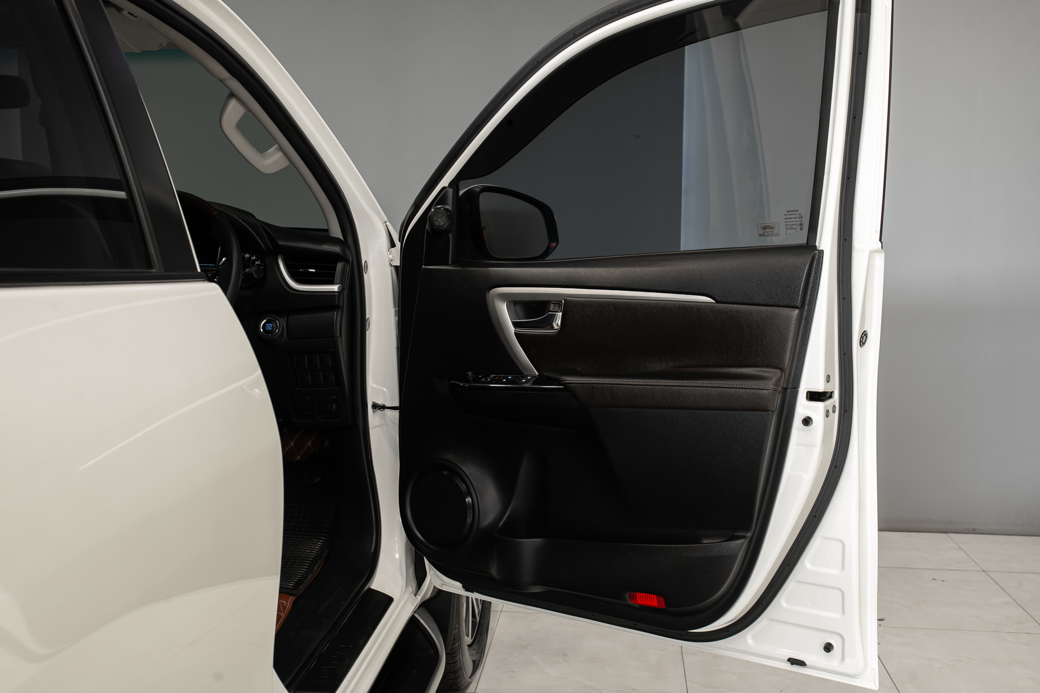 Toyota Fortuner 2.4 V SUV AT 2019