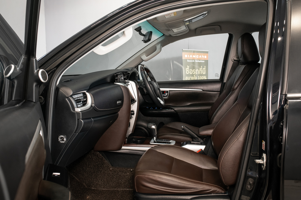 Toyota Fortuner 2.8 V SUV AT 2017