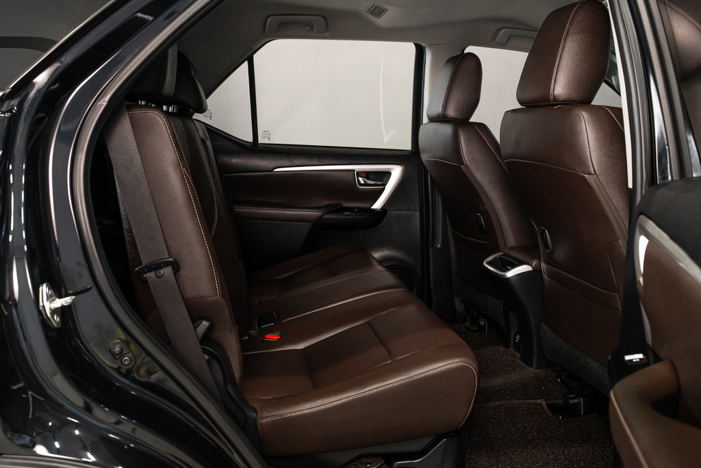 Toyota Fortuner 2.8 V SUV AT 2017