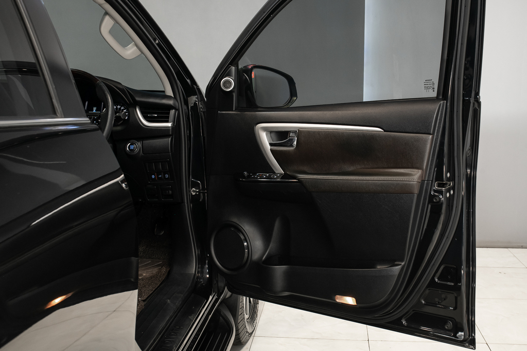 Toyota Fortuner 2.8 V SUV AT 2017