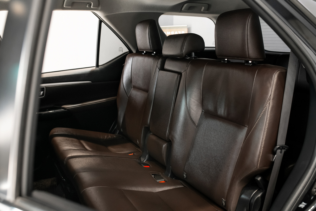 Toyota Fortuner 2.8 V SUV AT 2017