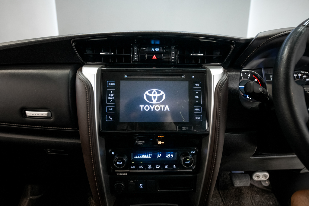 Toyota Fortuner 2.8 V SUV AT 2017