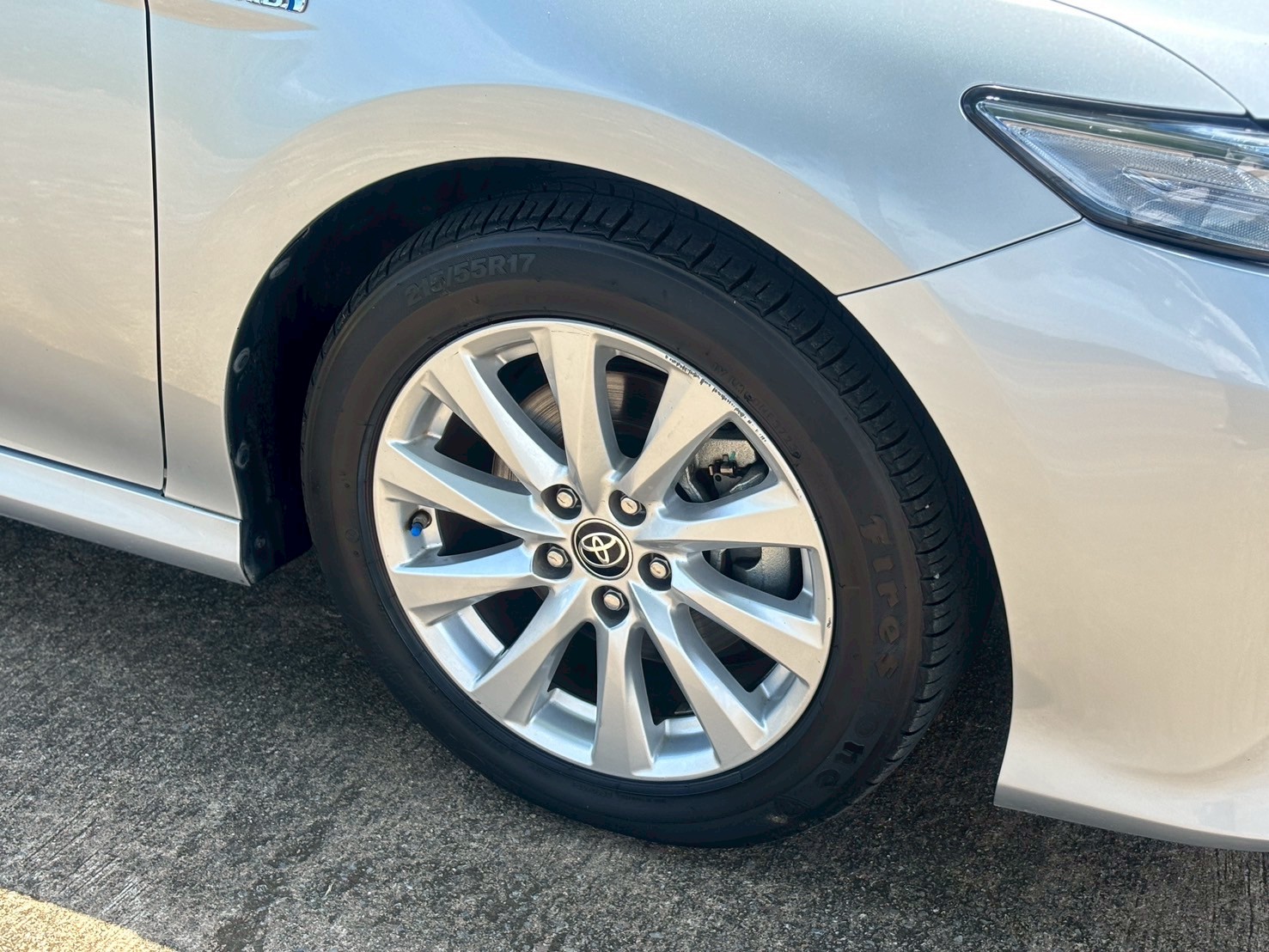 Toyota Camry 2.5 Hybrid Premium Sedan AT 2021