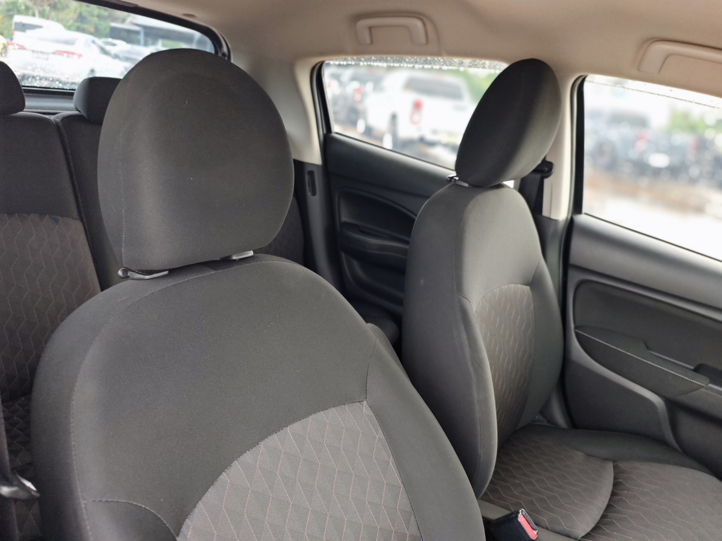 Mitsubishi Mirage 1.2 GLX Dynamic Shield Hatchback AT 2021