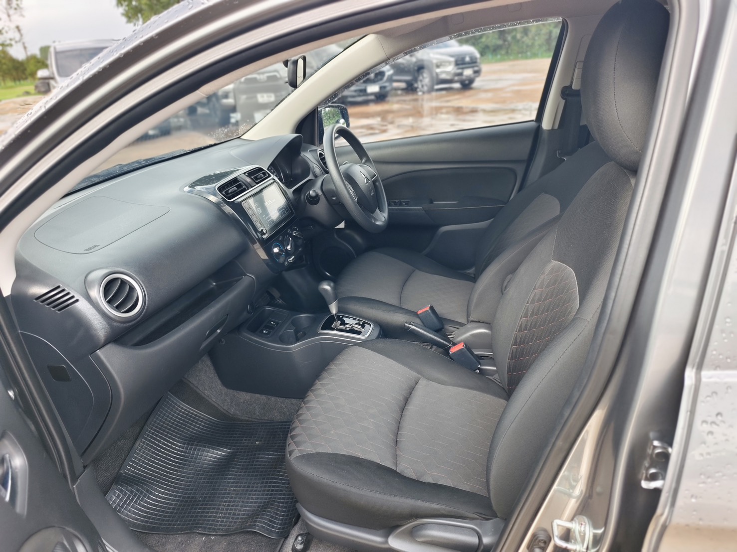 Mitsubishi Mirage 1.2 GLX Dynamic Shield Hatchback AT 2021