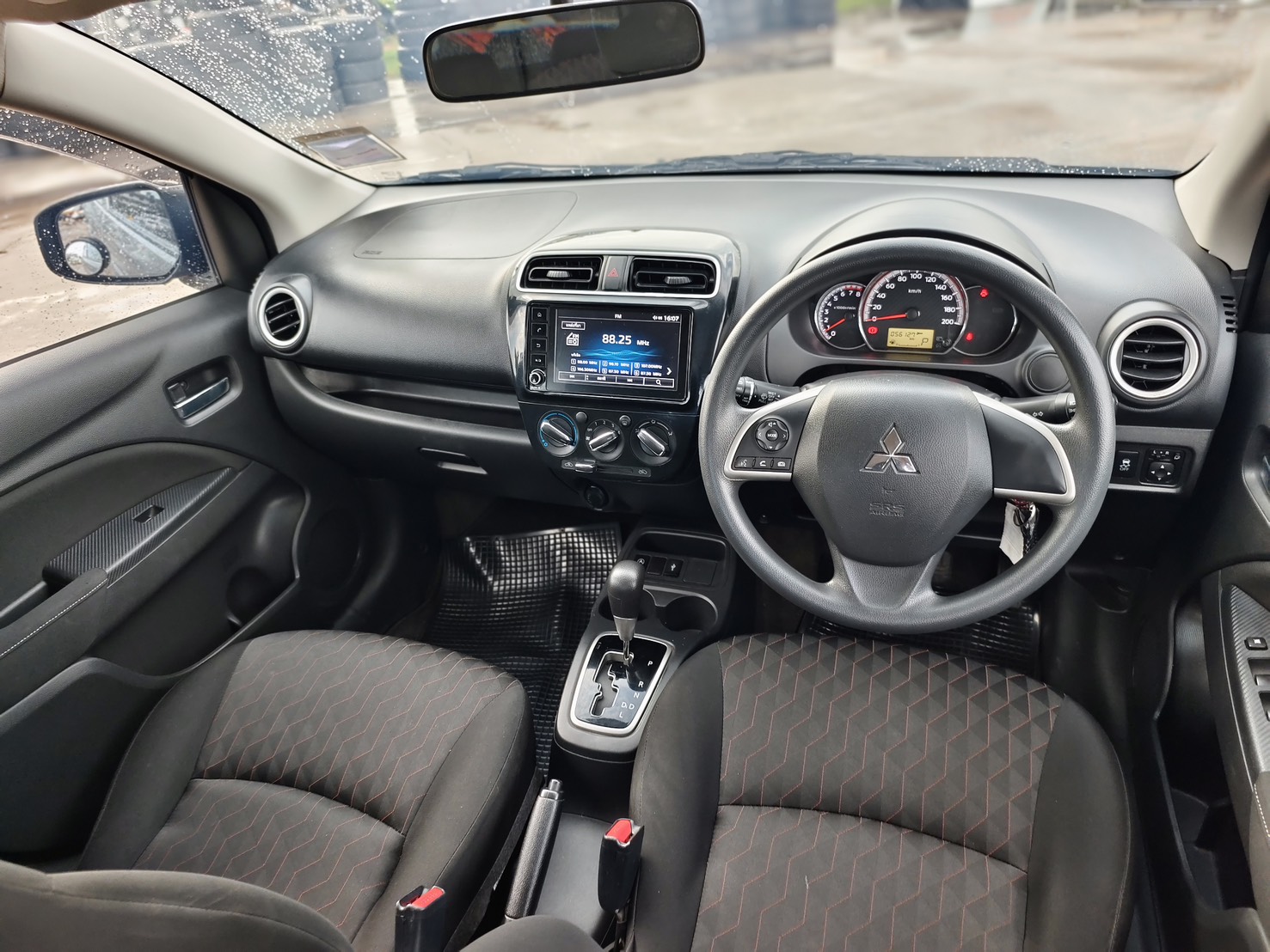 Mitsubishi Mirage 1.2 GLX Dynamic Shield Hatchback AT 2021
