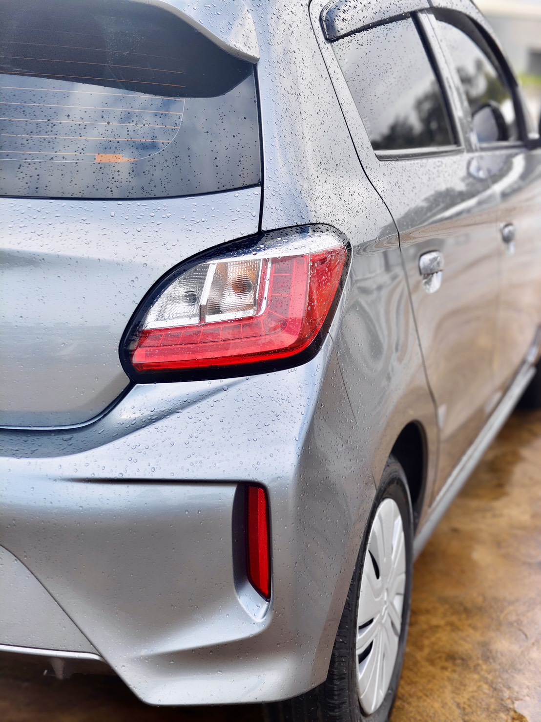 Mitsubishi Mirage 1.2 GLX Dynamic Shield Hatchback AT 2021