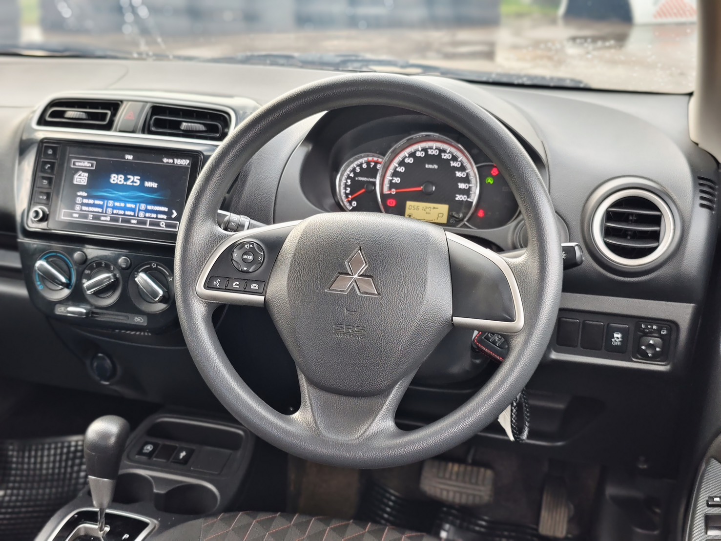 Mitsubishi Mirage 1.2 GLX Dynamic Shield Hatchback AT 2021
