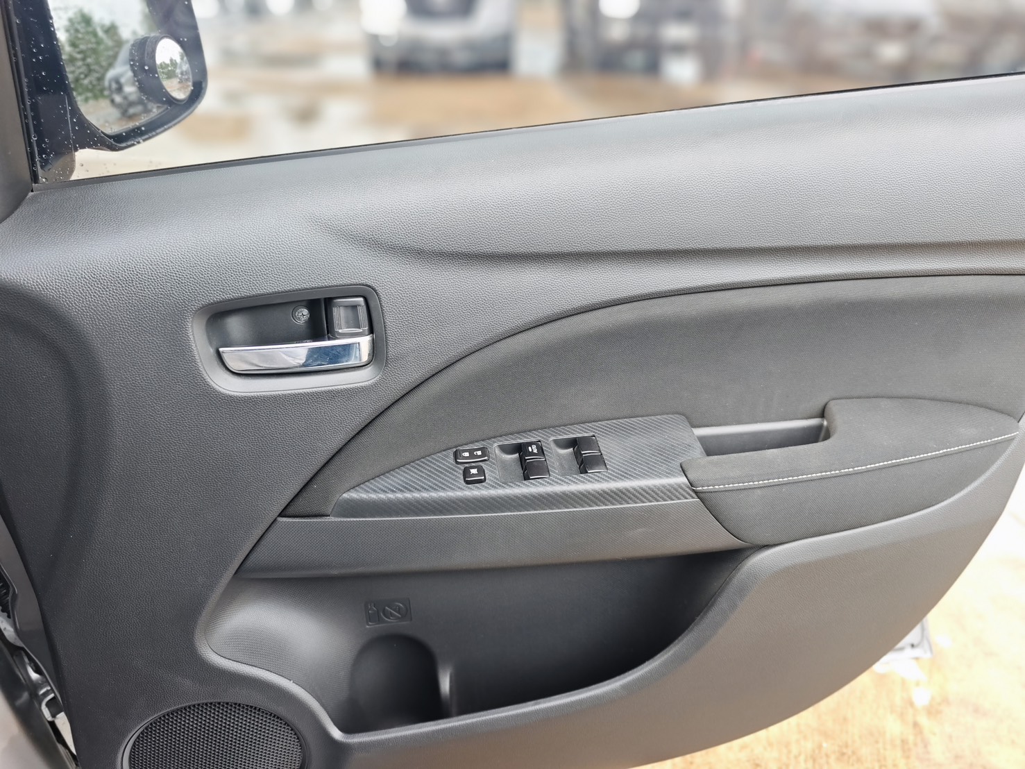 Mitsubishi Mirage 1.2 GLX Dynamic Shield Hatchback AT 2021