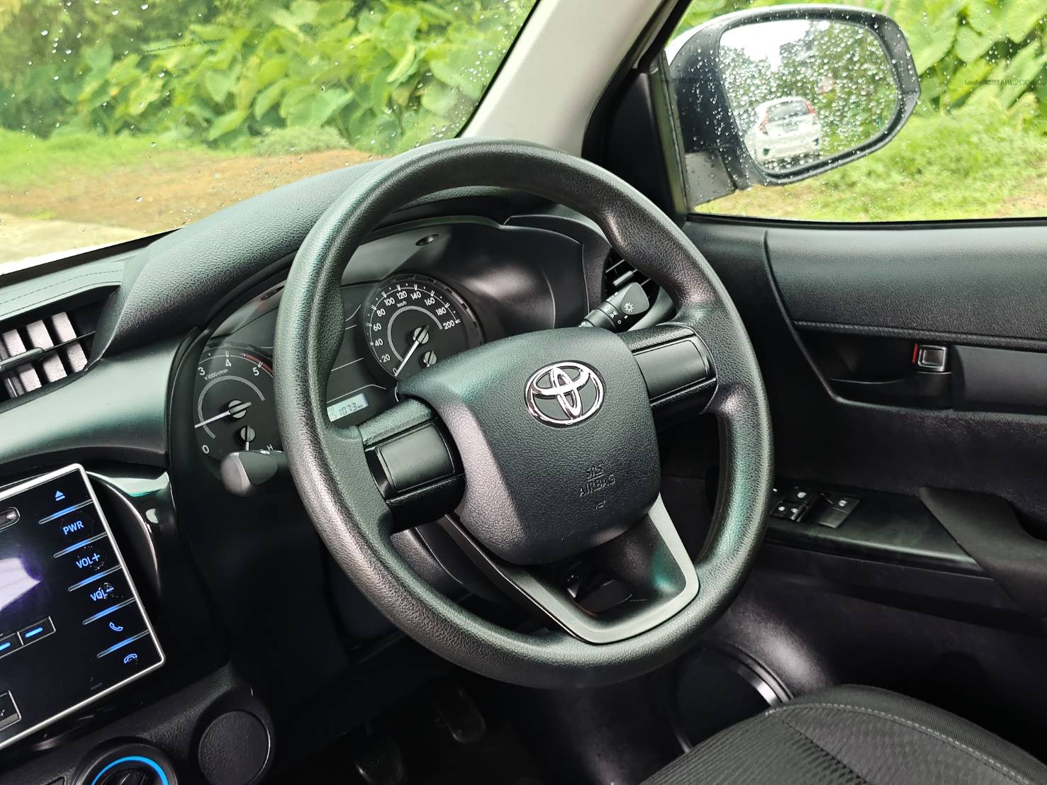 Toyota Hilux Revo Smart Cab 2.4 J Plus Z Edition MT 2020