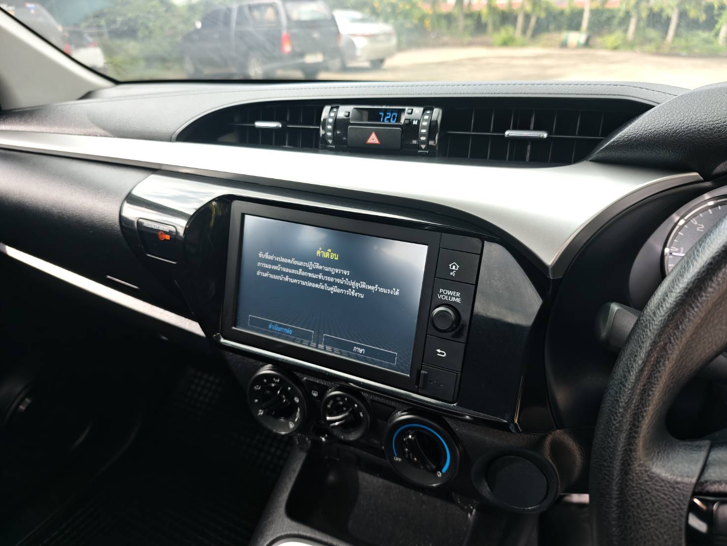 Toyota Hilux Revo Smart Cab 2.4 Entry Prerunner MT 2022