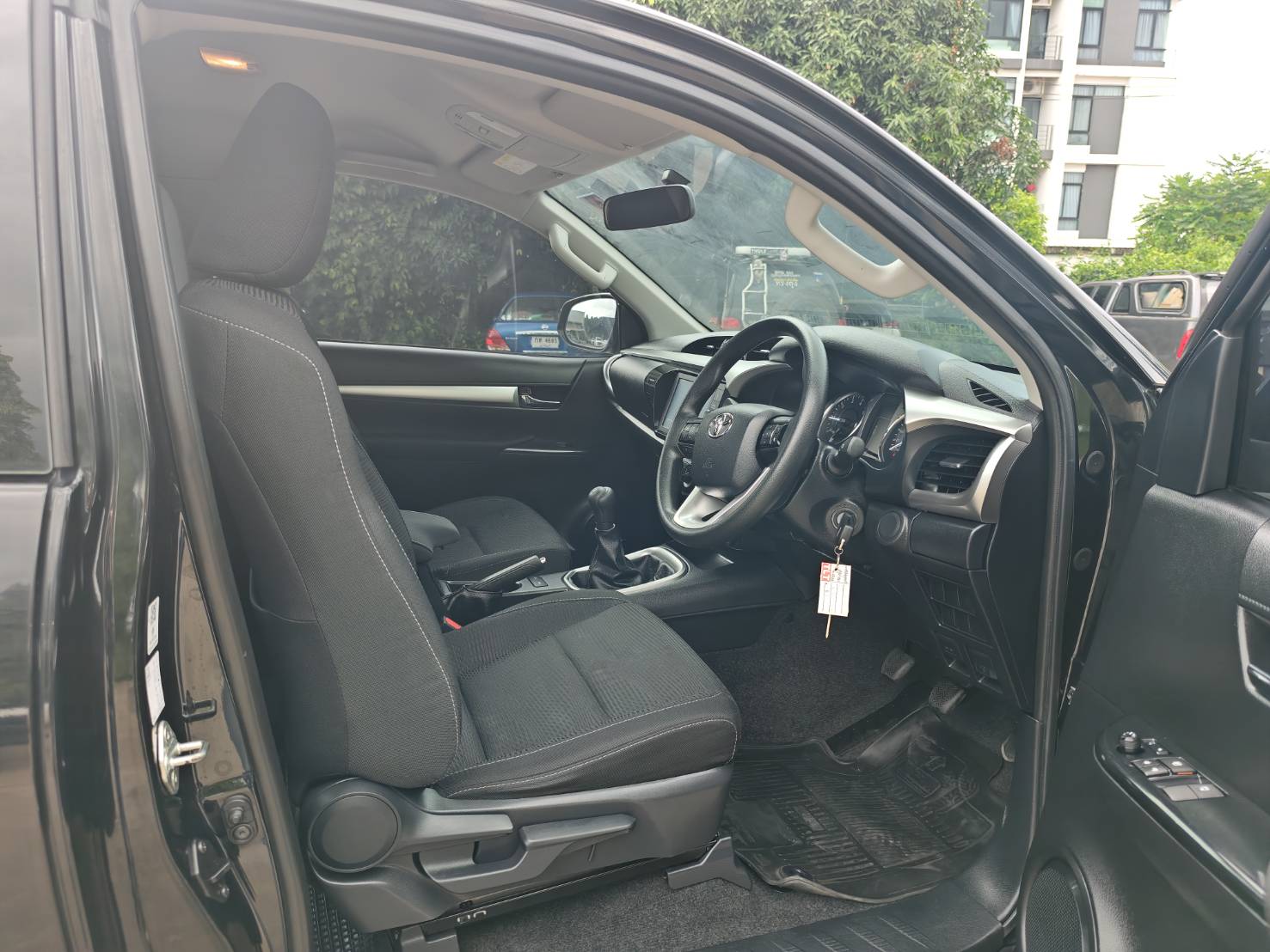 Toyota Hilux Revo Smart Cab 2.4 Entry Prerunner MT 2022