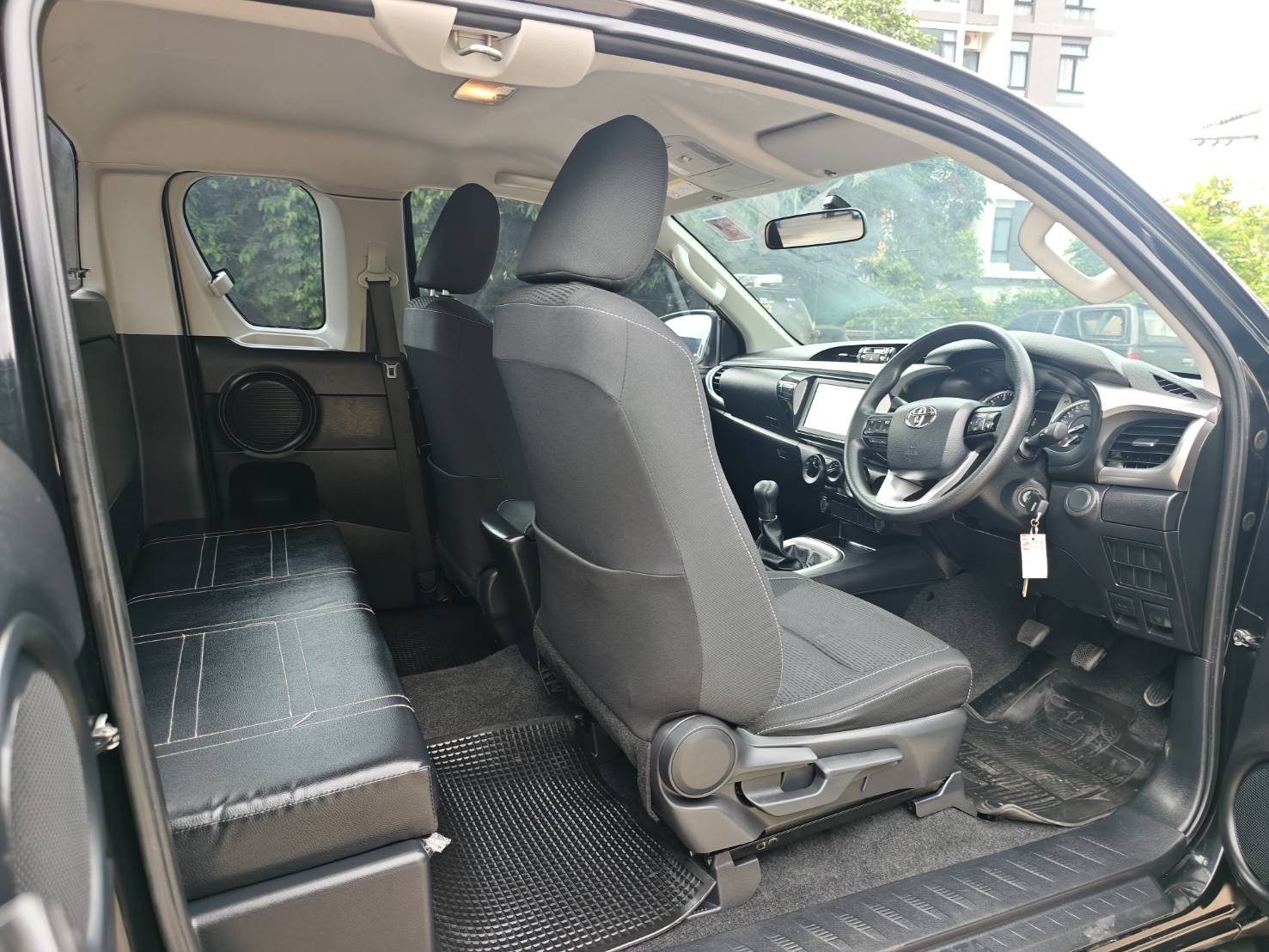 Toyota Hilux Revo Smart Cab 2.4 Entry Prerunner MT 2022