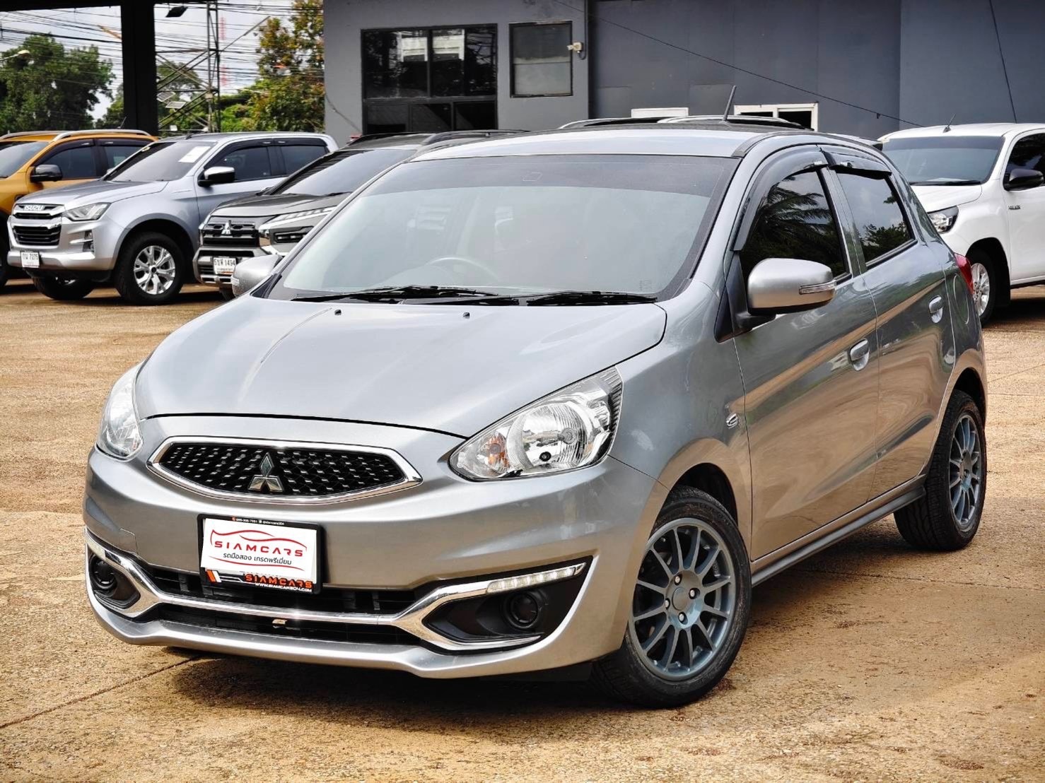 Mitsubishi Mirage 1.2 GLX Hatchback MT 2018