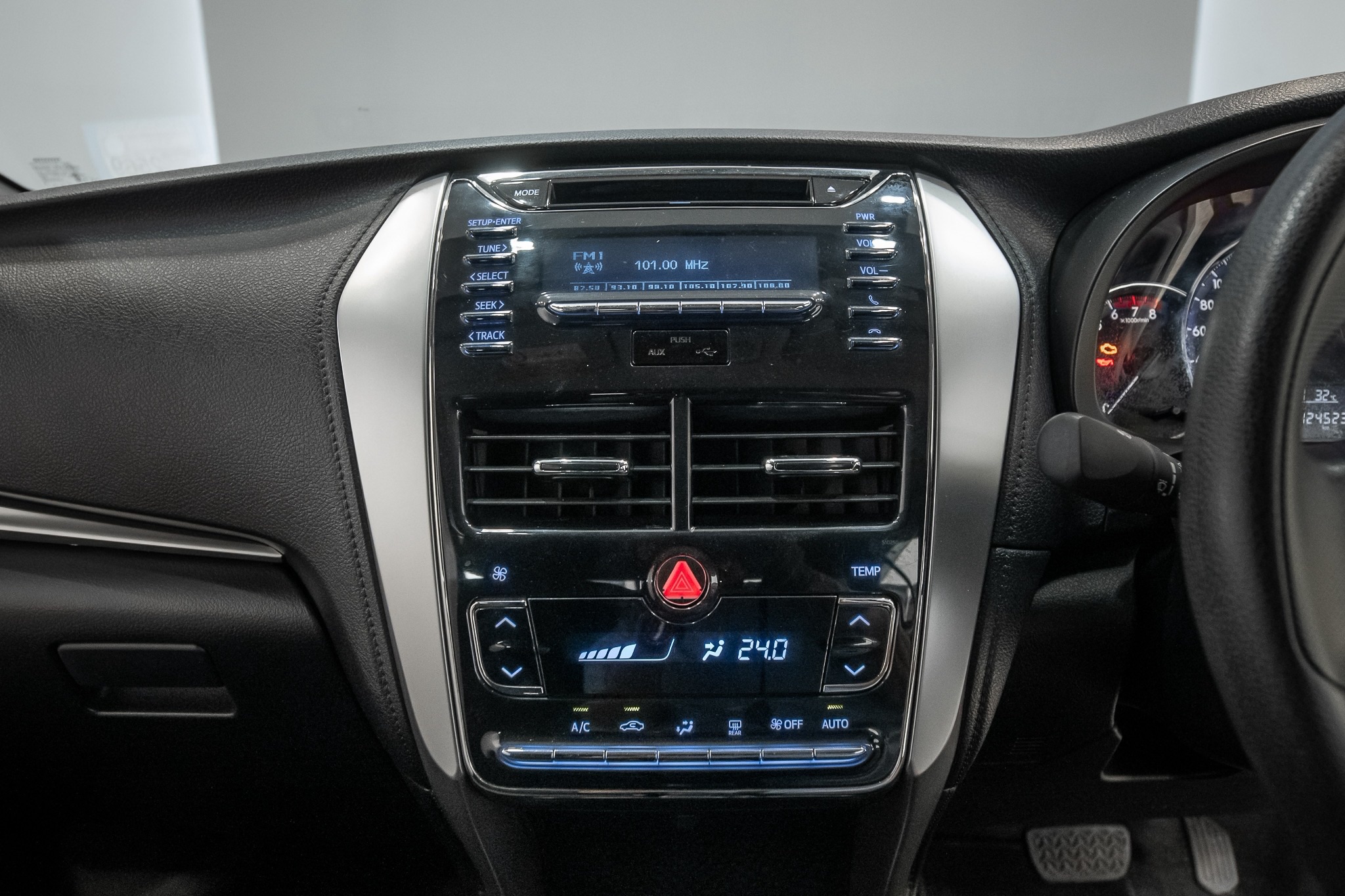 Toyota Yaris ATIVE 1.2 E Sport AT 2018
