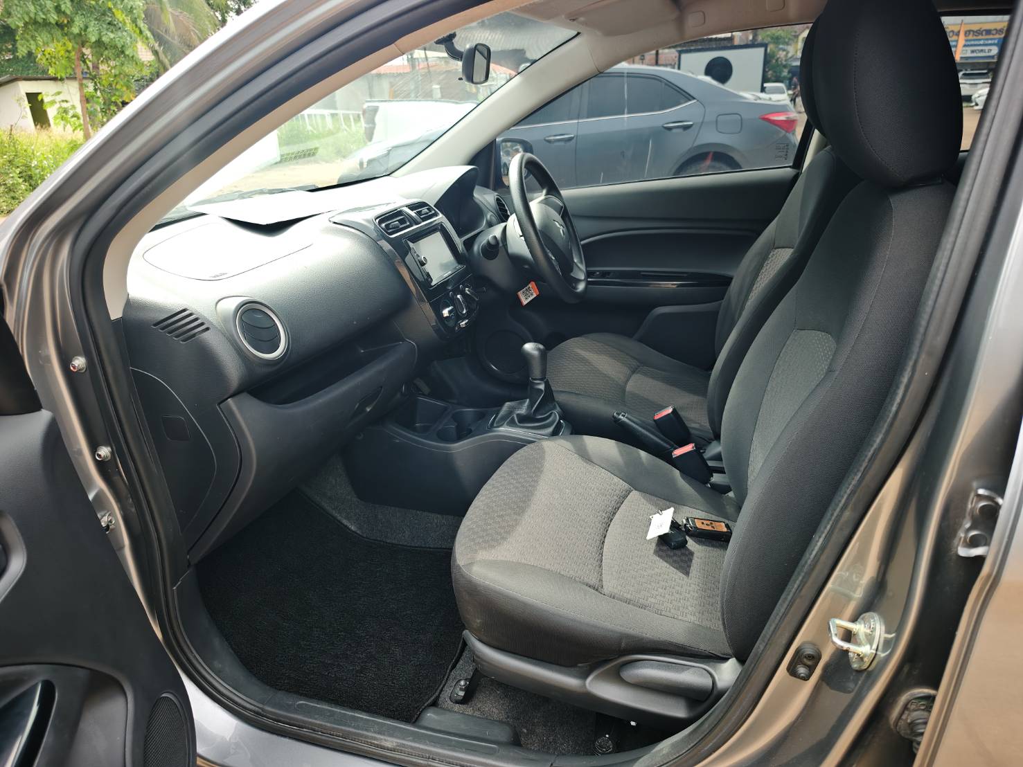 Mitsubishi Mirage 1.2 GLX Hatchback MT 2018