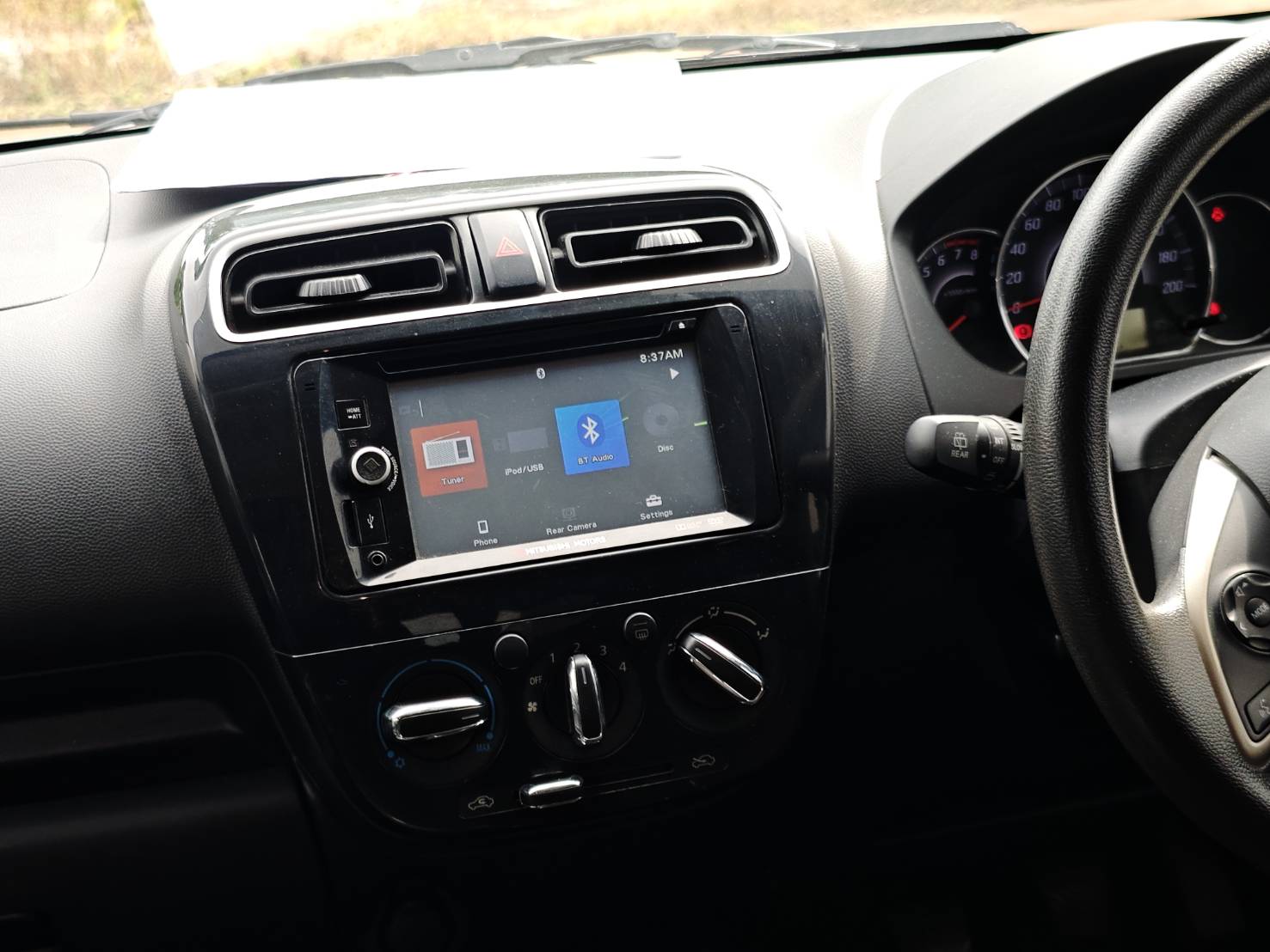 Mitsubishi Mirage 1.2 GLX Hatchback MT 2018