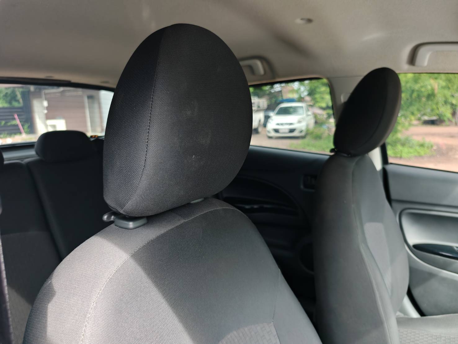 Mitsubishi Mirage 1.2 GLX Hatchback MT 2018