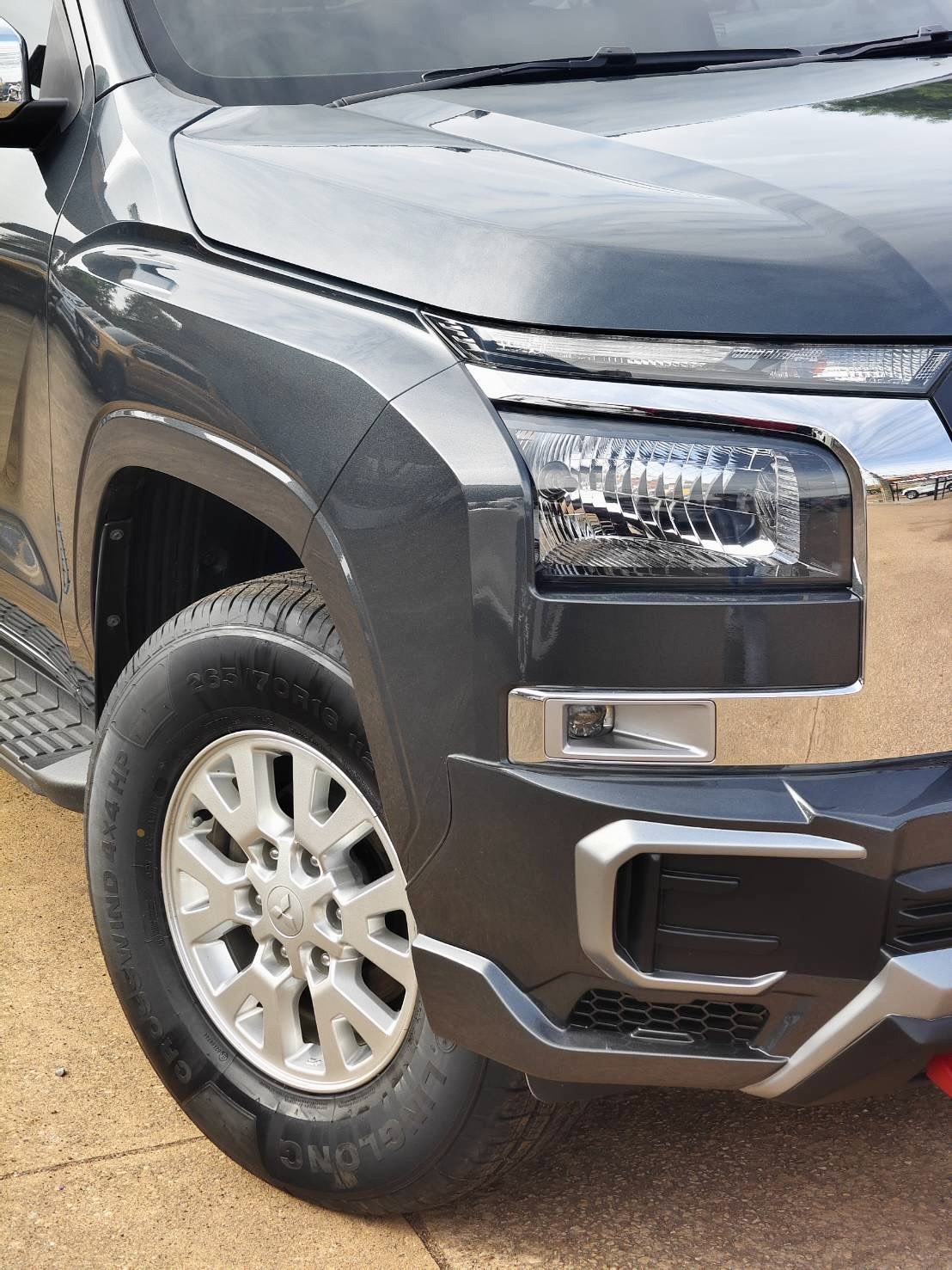 Mitsubishi Triton All New Double Cab 2.4 Plus Ultra MT 2023