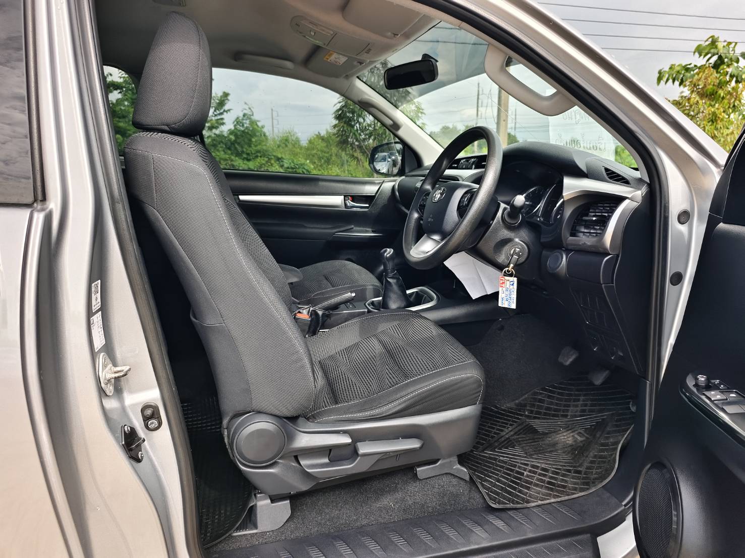 Toyota Hilux Revo Smart Cab 2.4 Entry Prerunner MT 2022