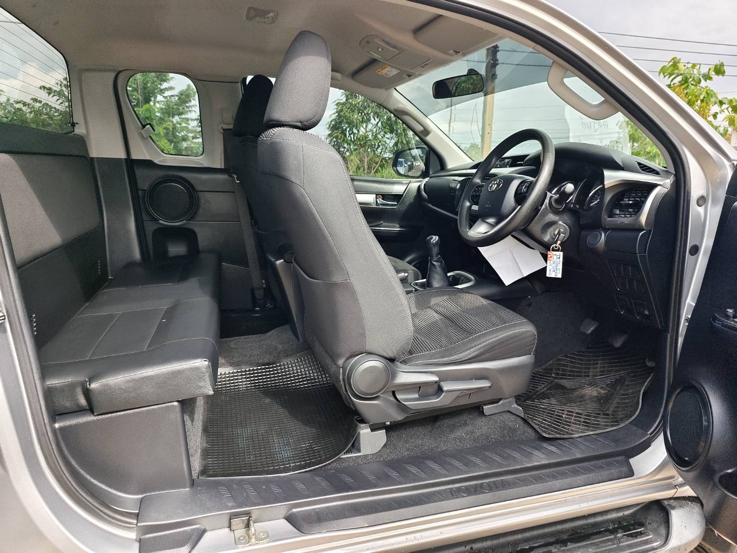 Toyota Hilux Revo Smart Cab 2.4 Entry Prerunner MT 2022