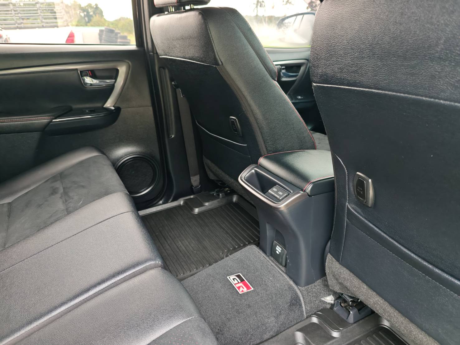 Toyota Fortuner 2.8 GR Sport SUV AT 2022