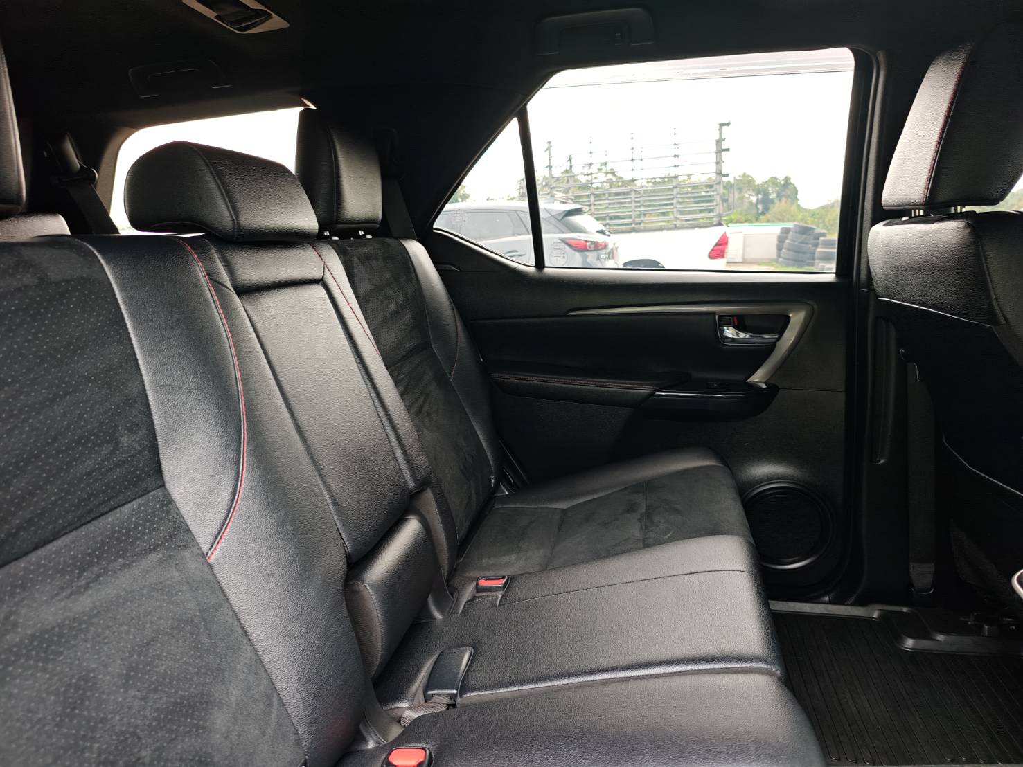 Toyota Fortuner 2.8 GR Sport SUV AT 2022