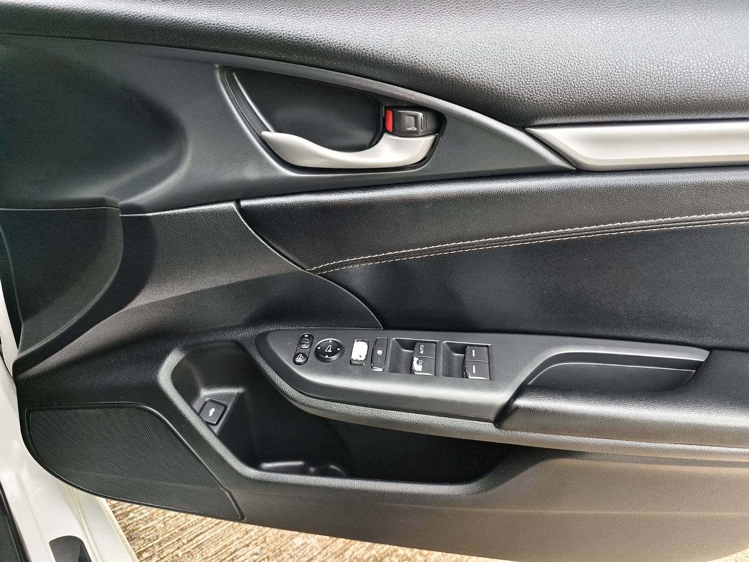 Honda Civic 1.8 E Sedan AT 2018