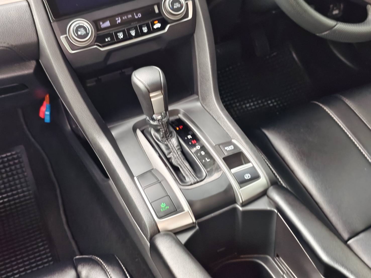 Honda Civic 1.8 E Sedan AT 2018