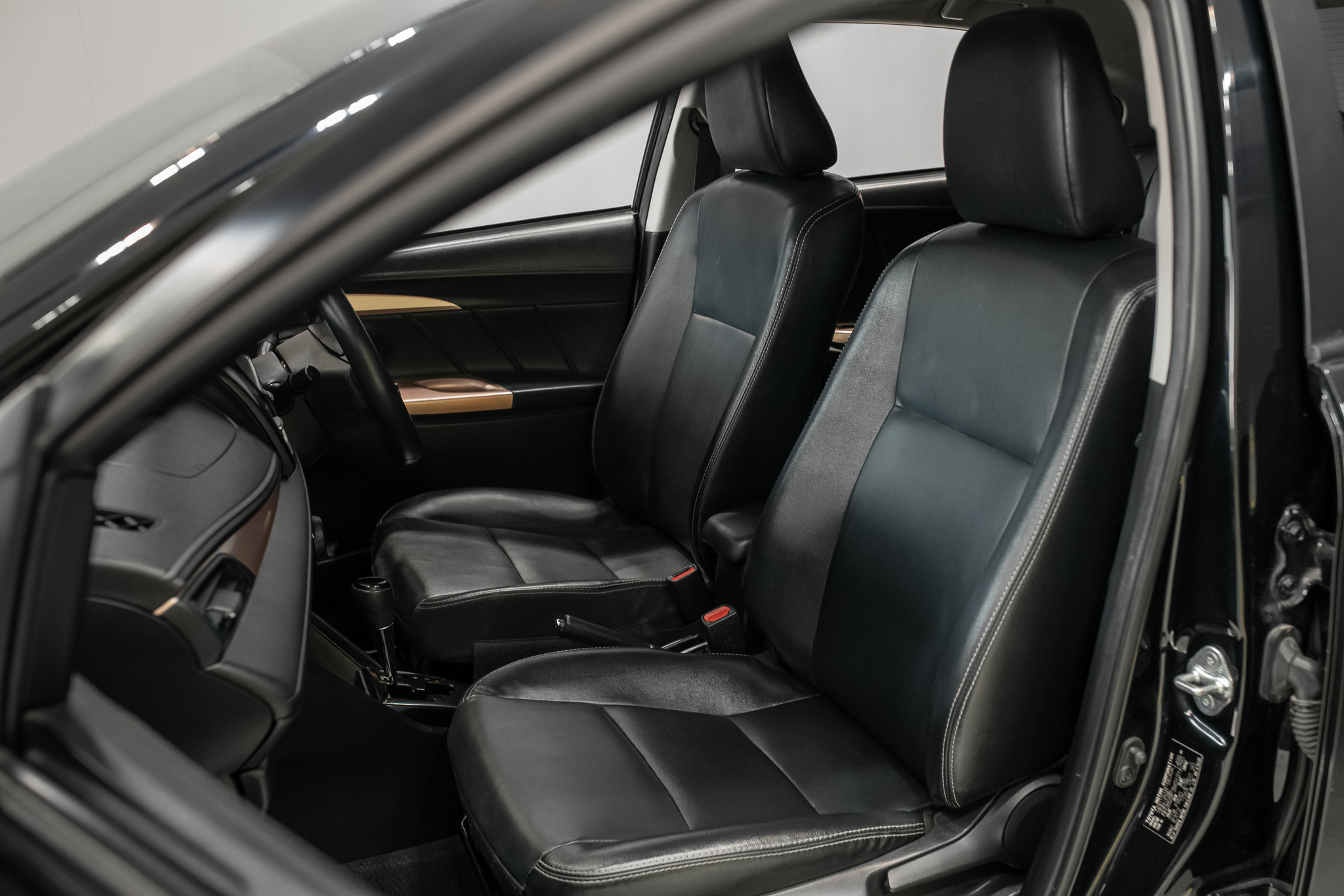 Toyota Vios 1.5 Mid Sedan AT ปี 2020