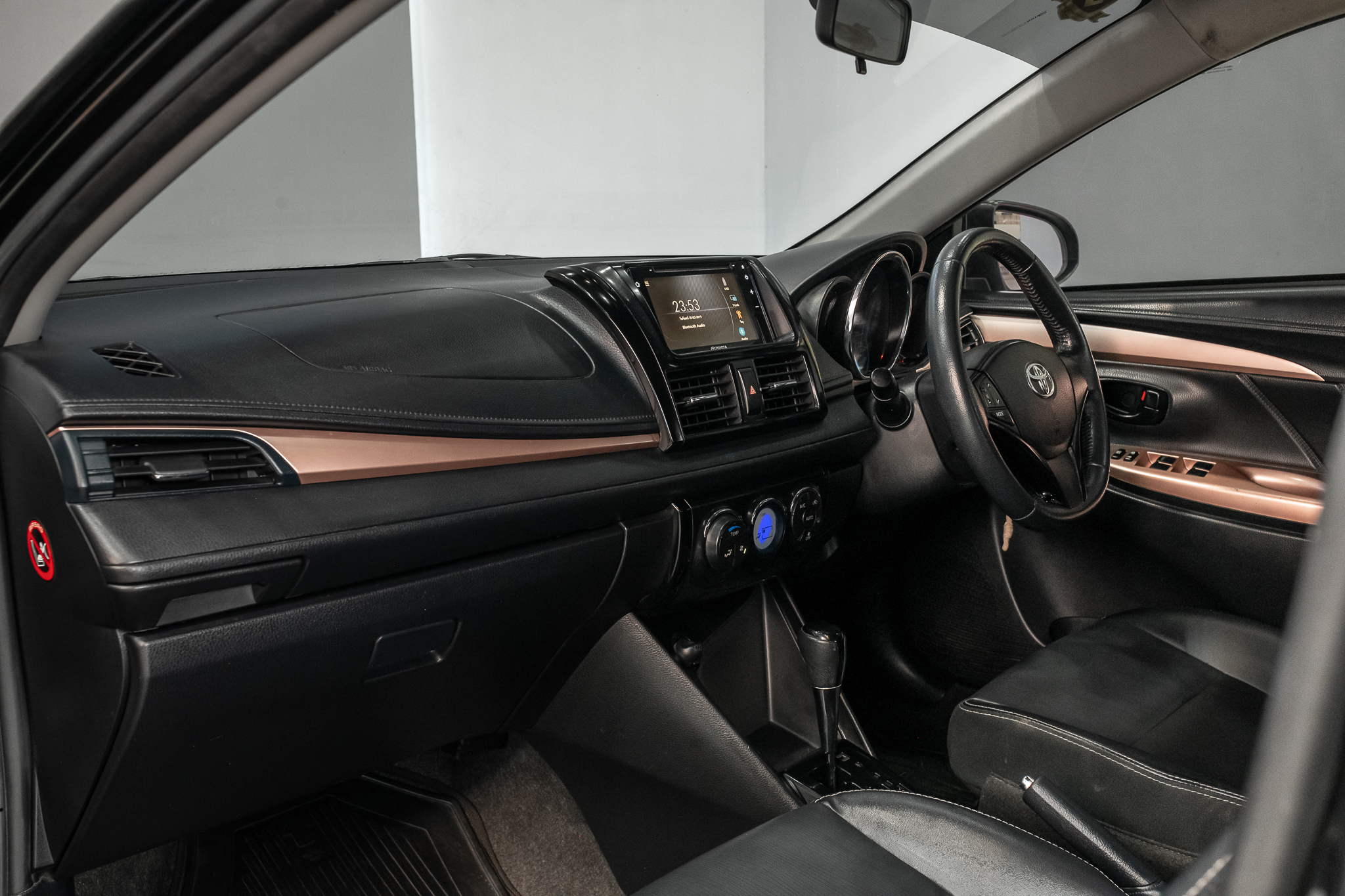 Toyota Vios 1.5 Mid Sedan AT ปี 2020