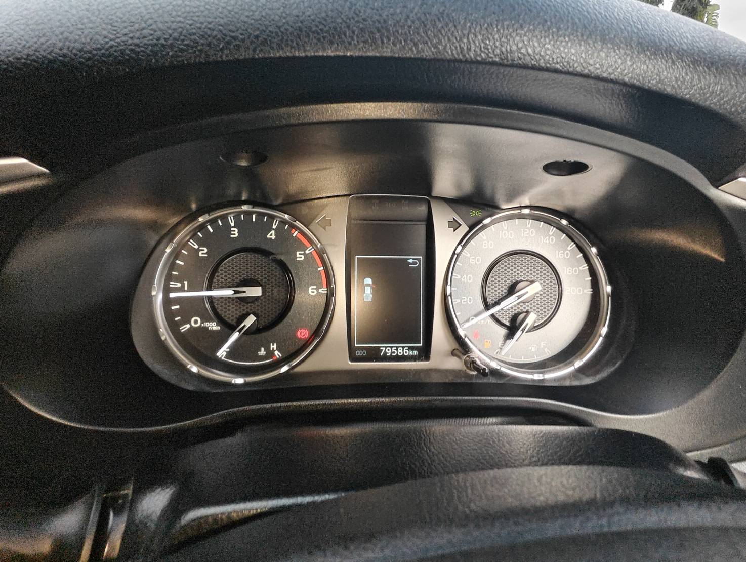 Toyota Hilux Revo Double Cab 2.4 Mid Z Edition MT 2021