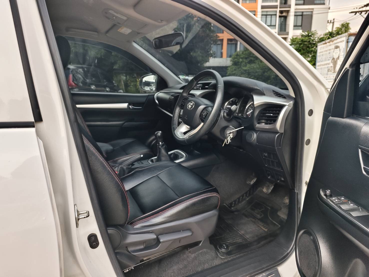 Toyota Hilux Revo Double Cab 2.4 Mid Z Edition MT 2021