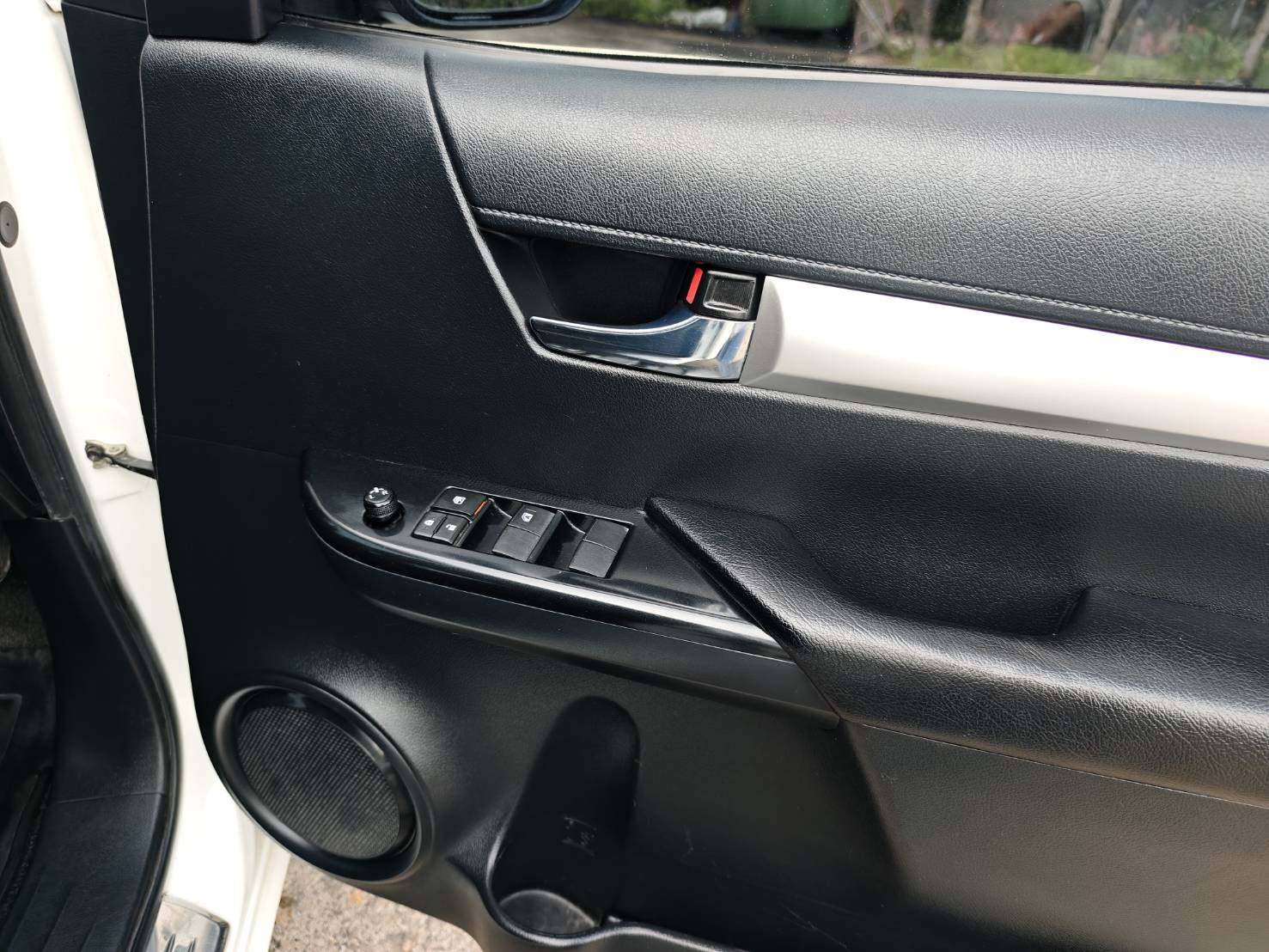 Toyota Hilux Revo Double Cab 2.4 Mid Z Edition MT 2021