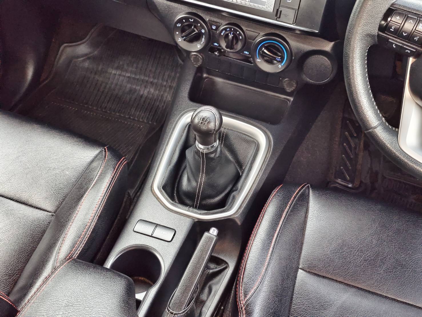 Toyota Hilux Revo Double Cab 2.4 Mid Z Edition MT 2021