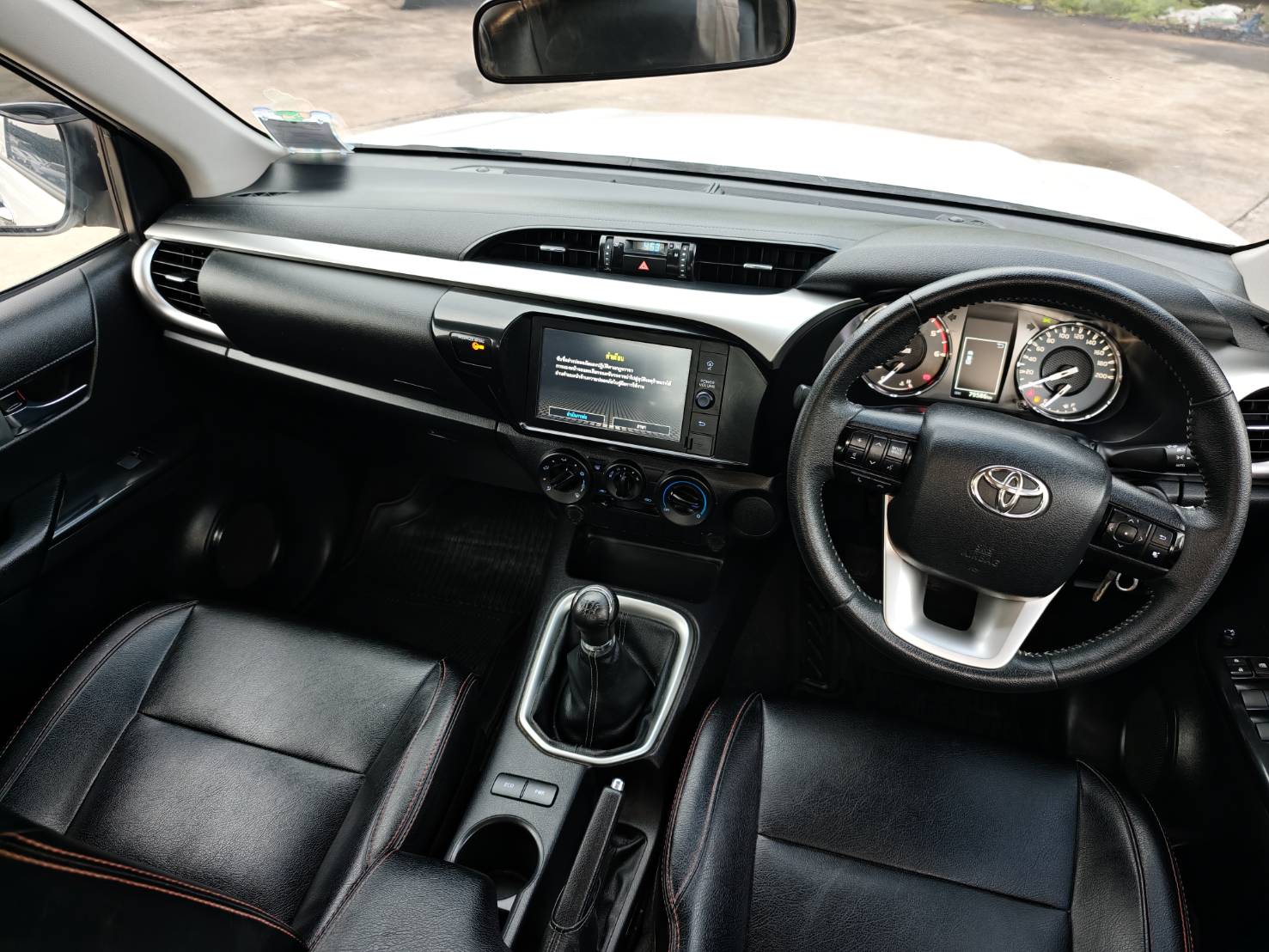 Toyota Hilux Revo Double Cab 2.4 Mid Z Edition MT 2021