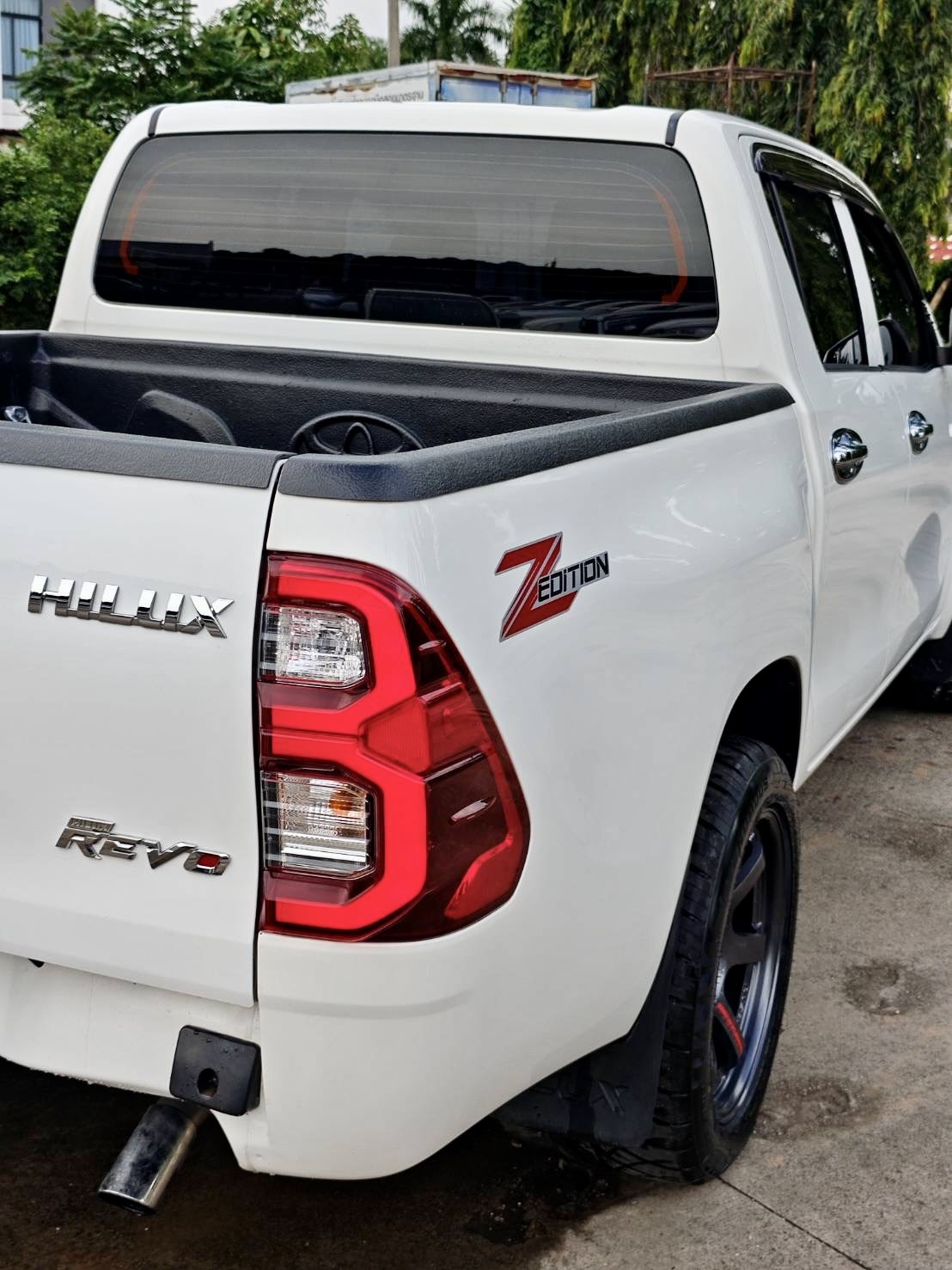 Toyota Hilux Revo Double Cab 2.4 Mid Z Edition MT 2021
