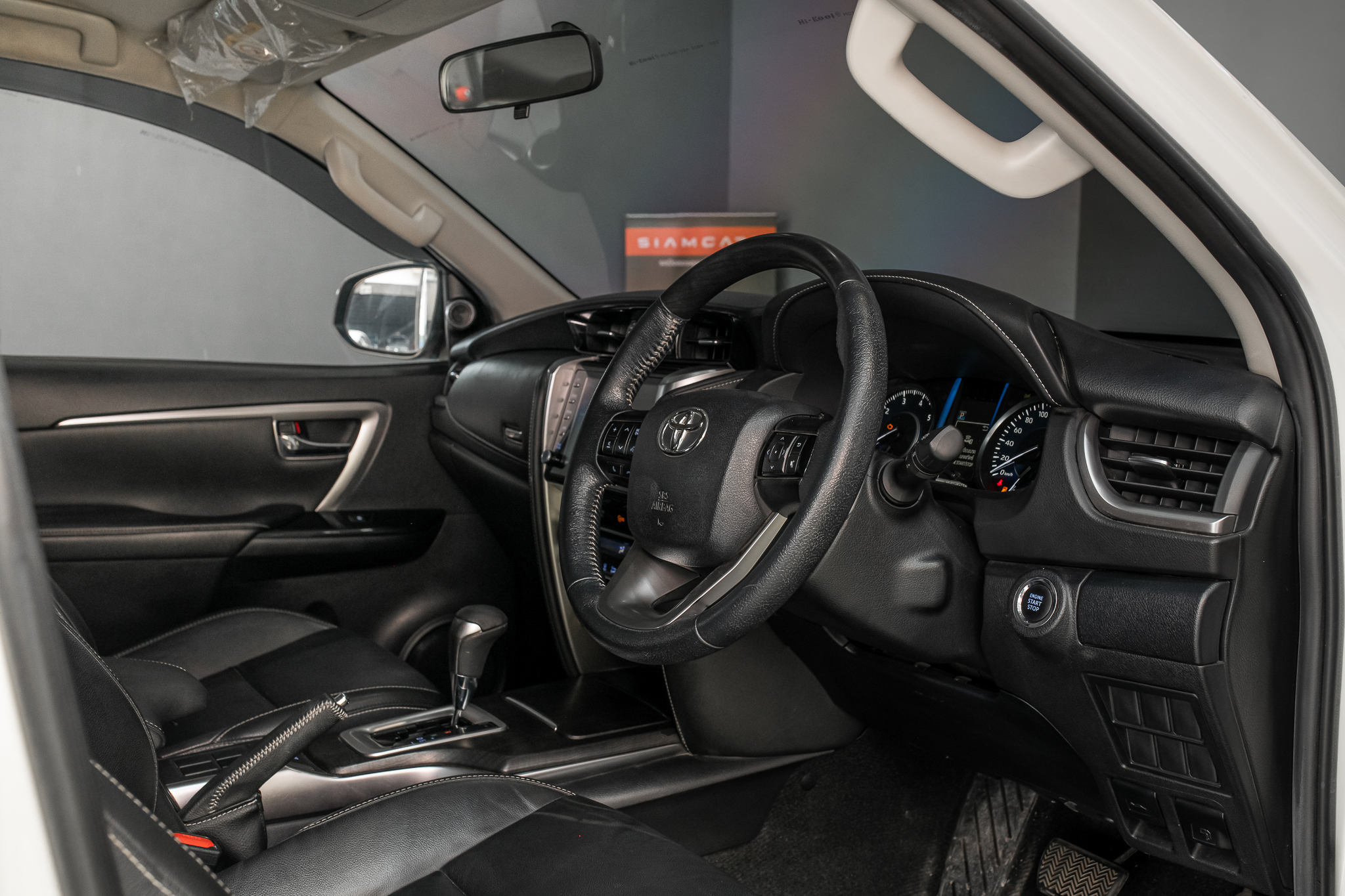 Toyota Fortuner 2.4 G SUV AT 2020
