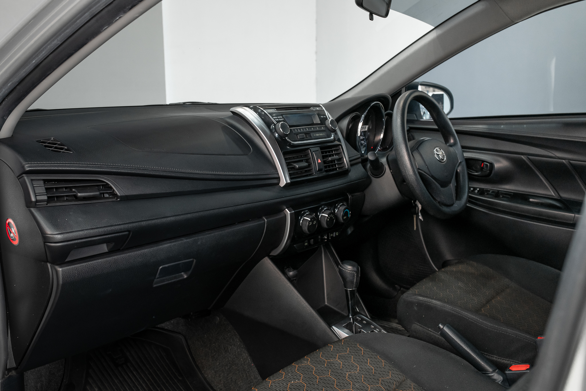 Toyota Vios 1.5 Entry Sedan AT ปี 2020