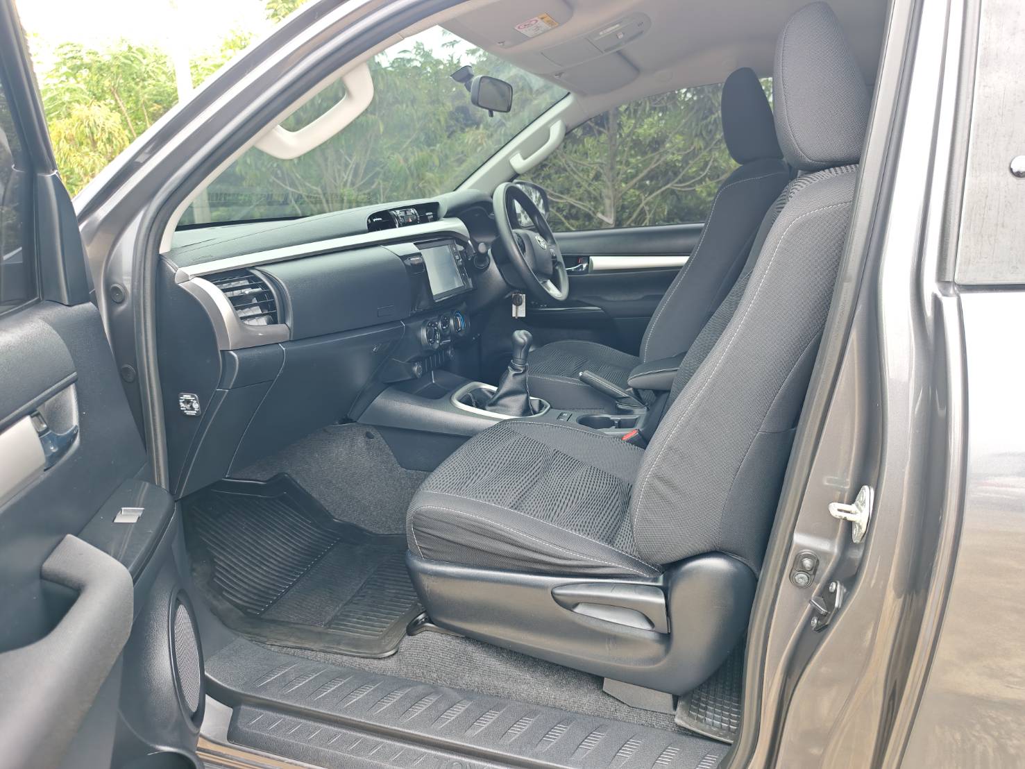 Toyota Hilux Revo Smart Cab 2.4 Entry Prerunner MT 2020