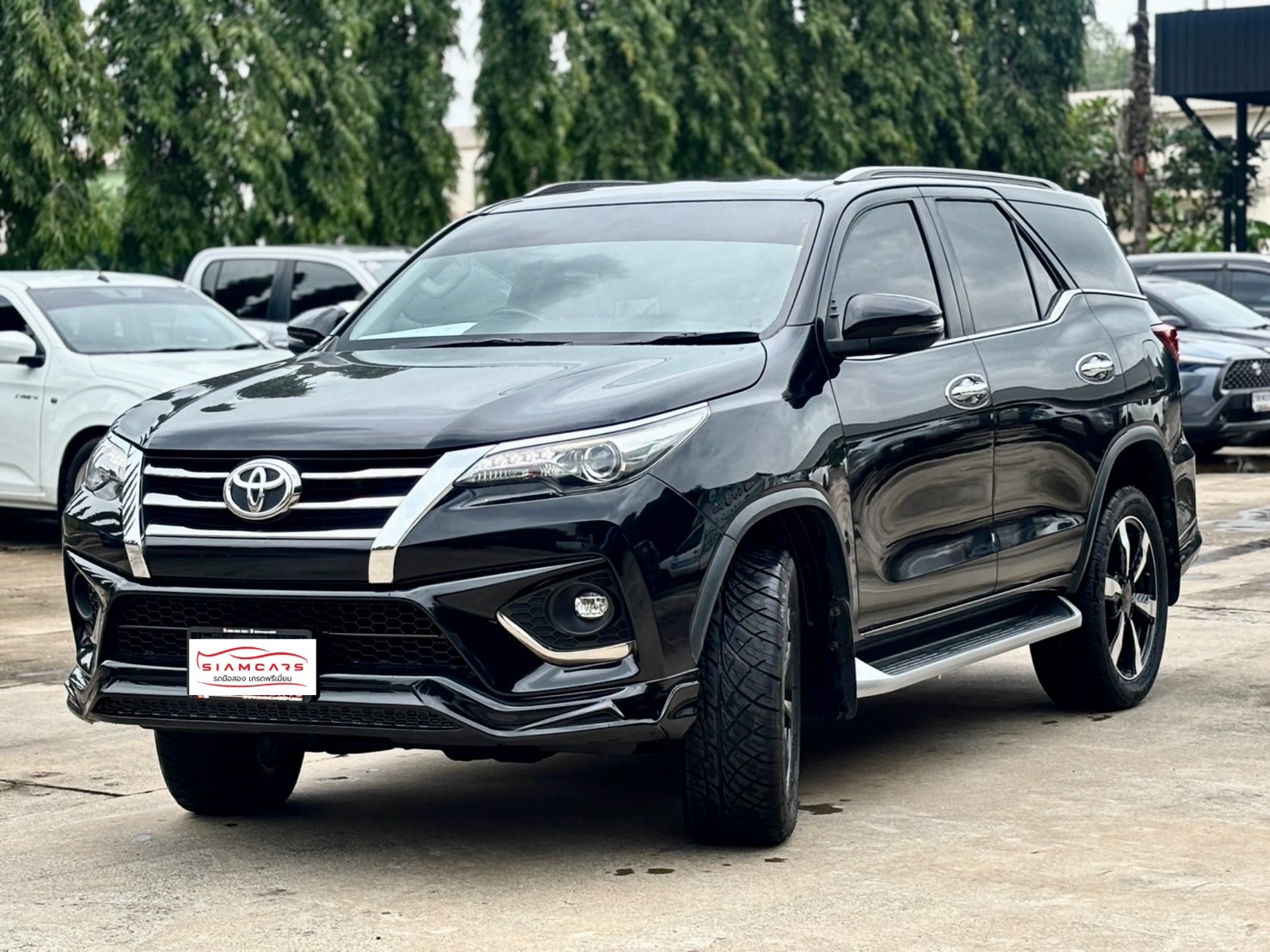 Toyota Fortuner 2.8 V TRD Sportivo SUV AT 2017