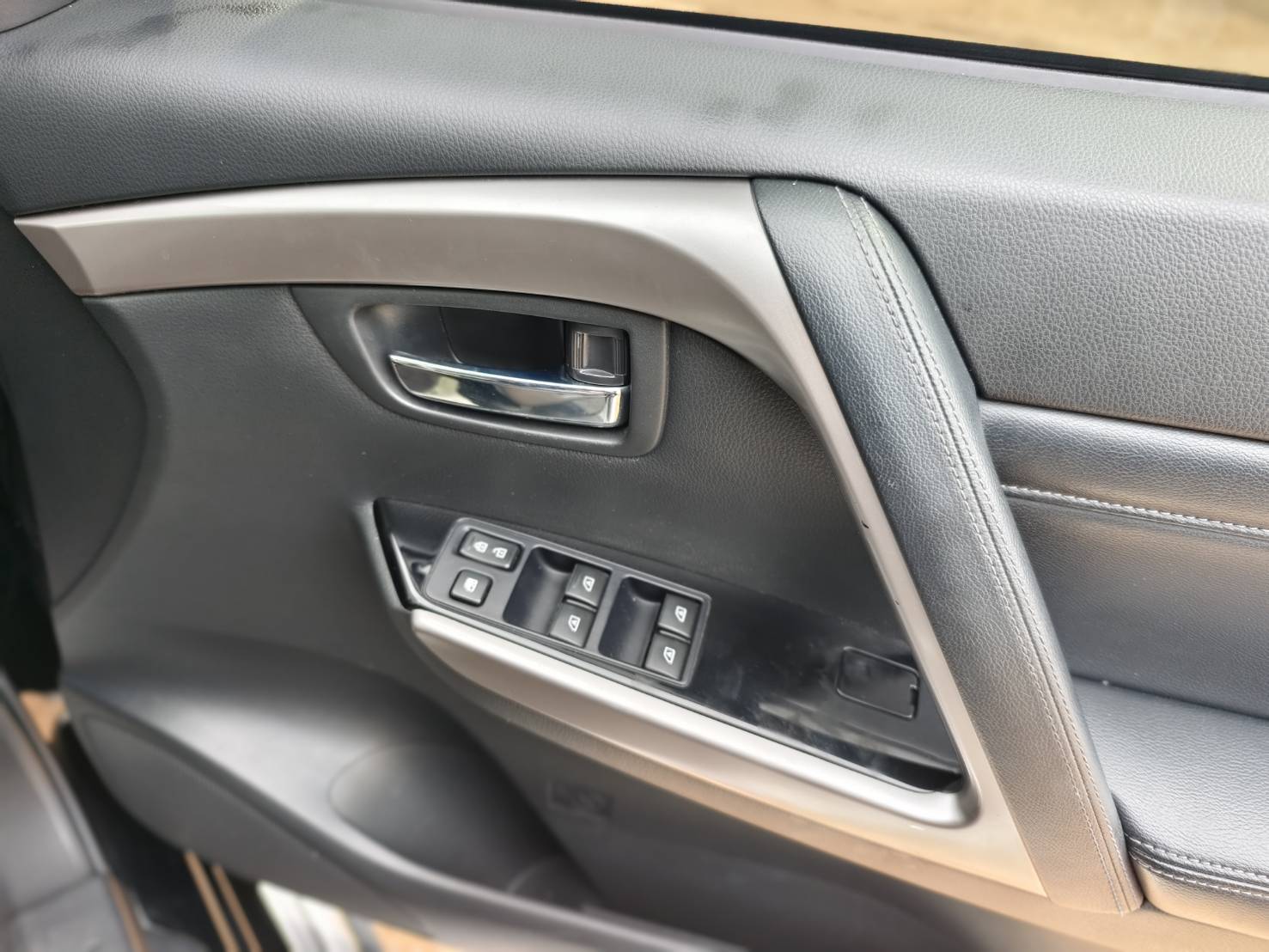 Mitsubishi Pajero Sport 2.4 GT Premium 2 wd SUV AT 2019