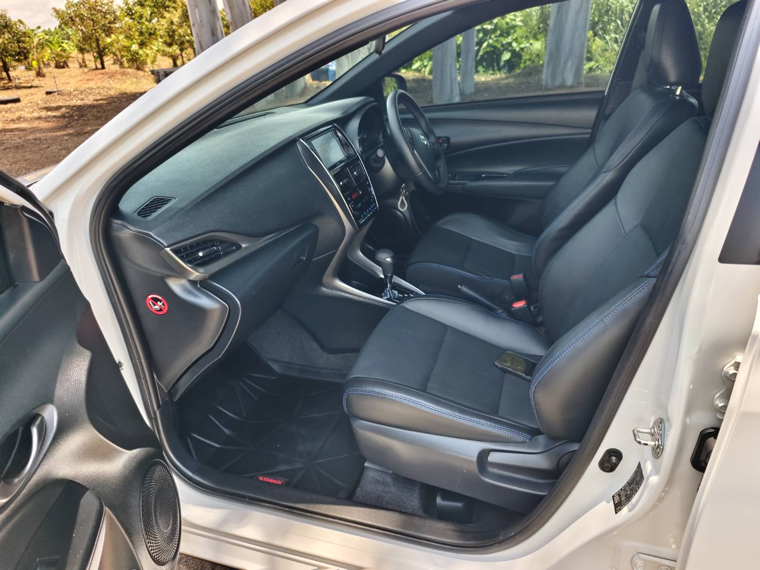 Toyota Yaris 1.2 Smart Hatchback AT ปี 2021